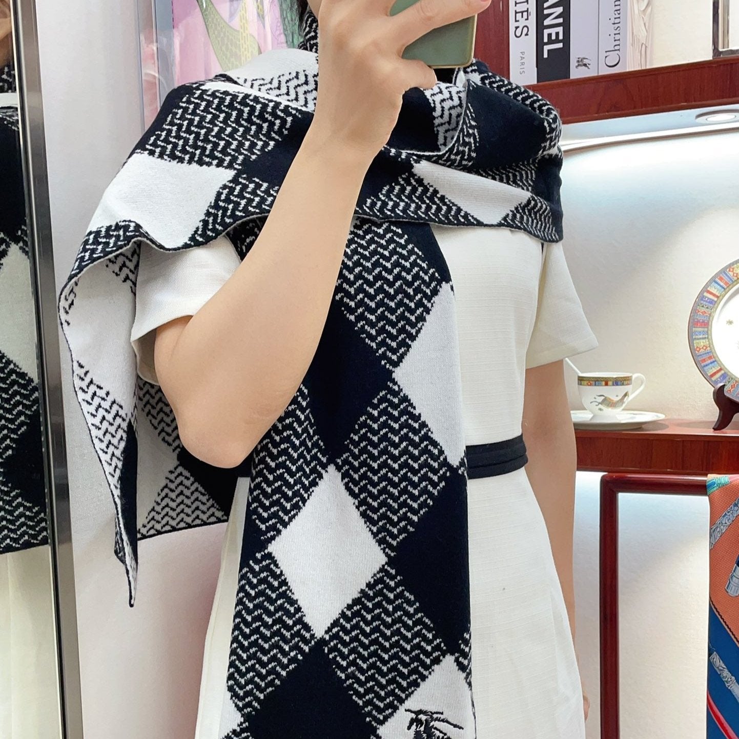 BURBERRY ARGYLE WOOL SCARF 190 CM BLACK MIX WHITE 394596