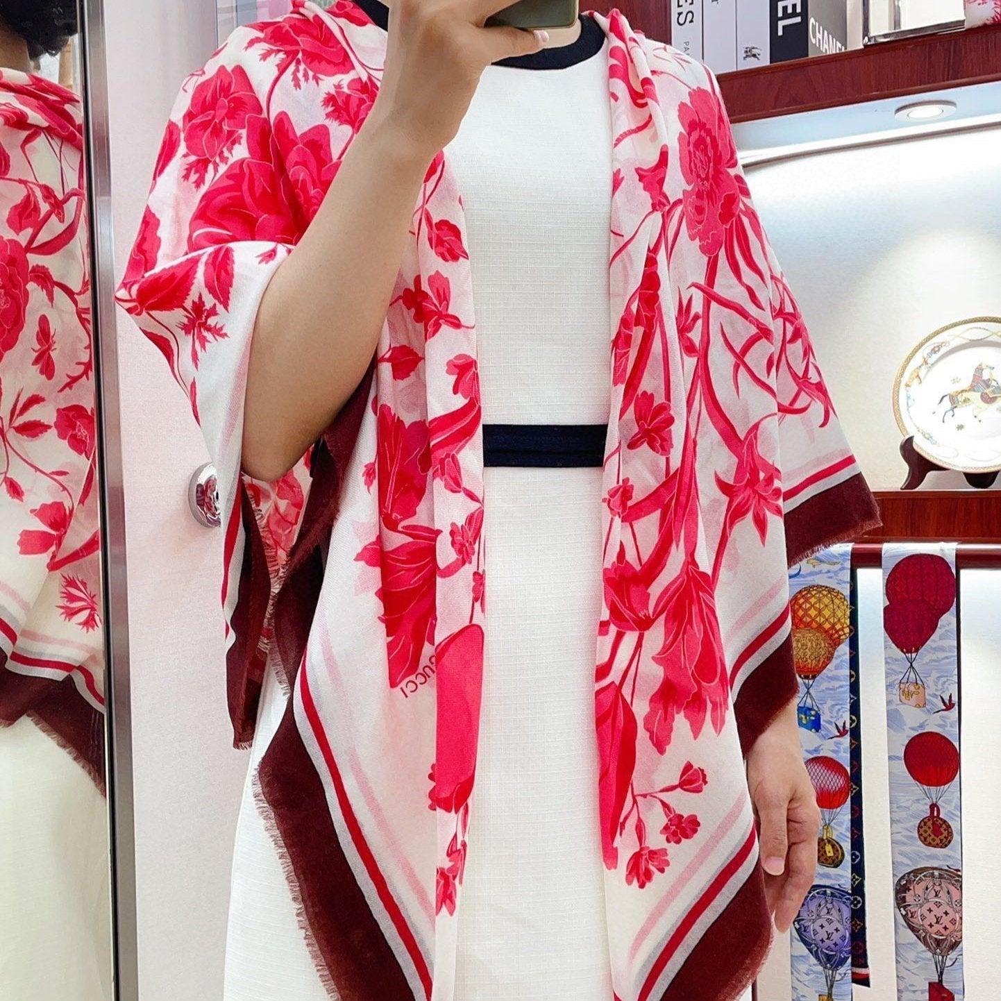GUCCI SQUARE SCARF 140 CM IN ROSE RED CASHMERE 398256