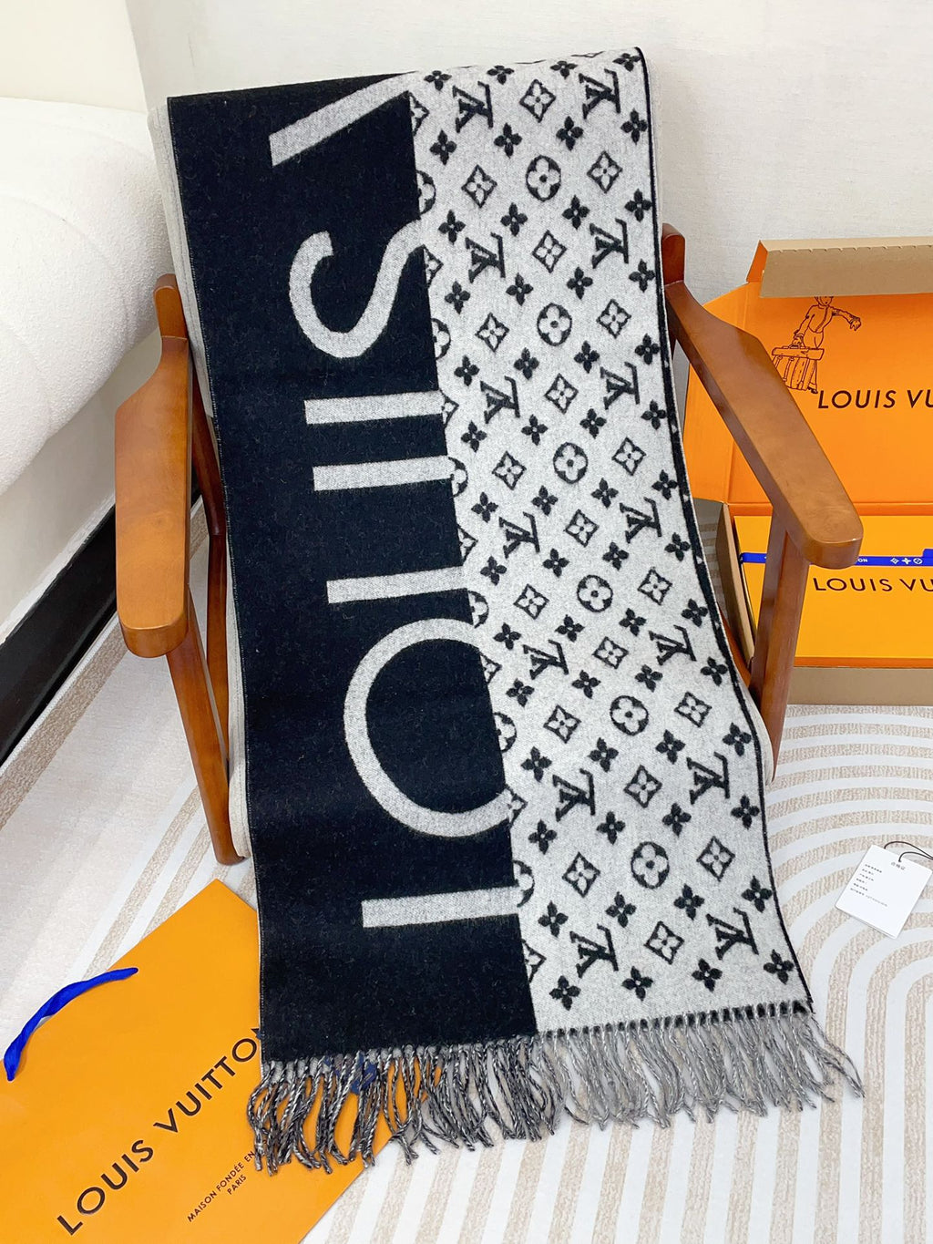 LOUIS VUITTON MONOGRAM SCARF 210 CM IN BLACK MIX WHITE CASHMERE 398283