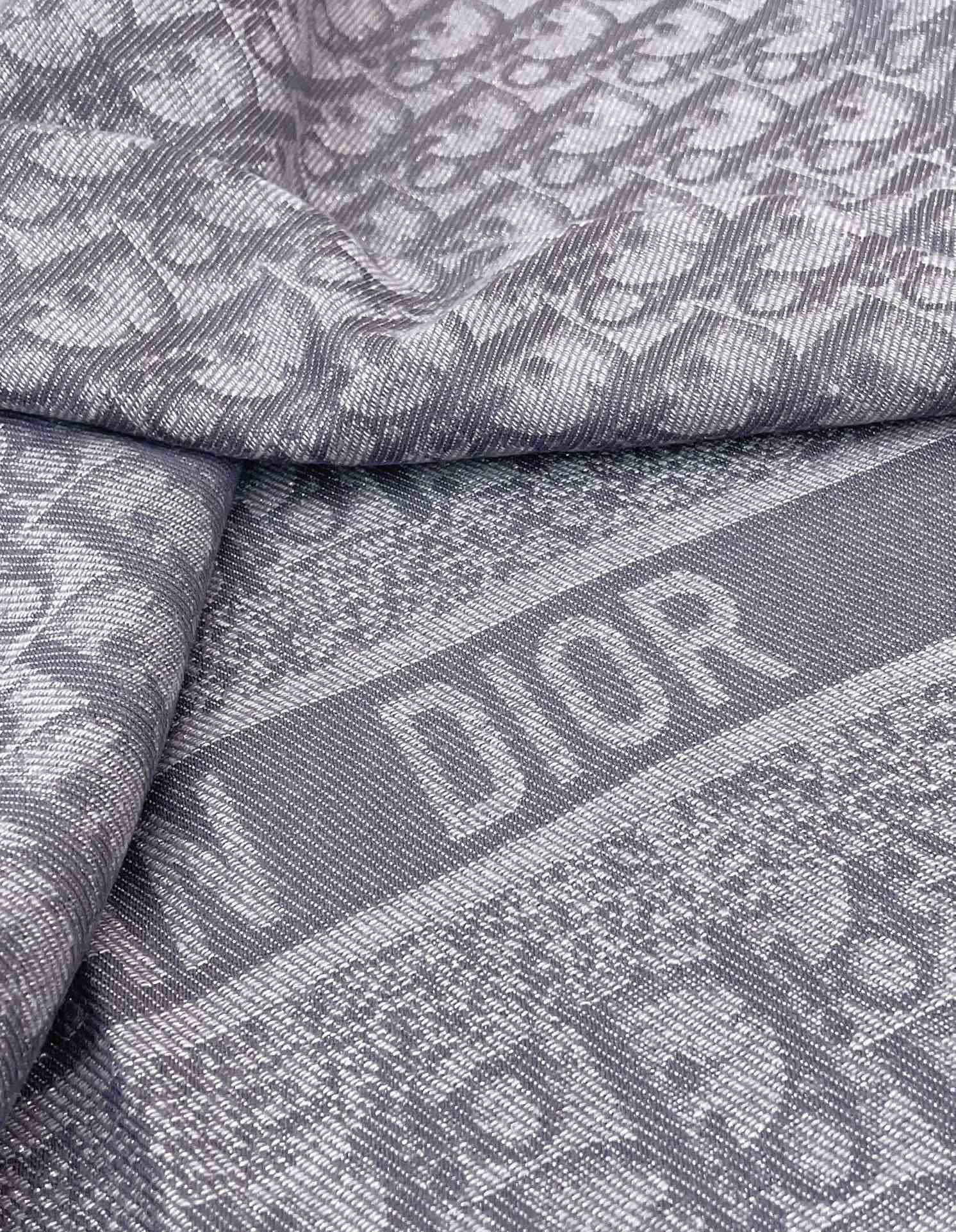 DIOR SQUARE SCARF 140 CM IN COOL GRAY WOOL AND SILK  408661