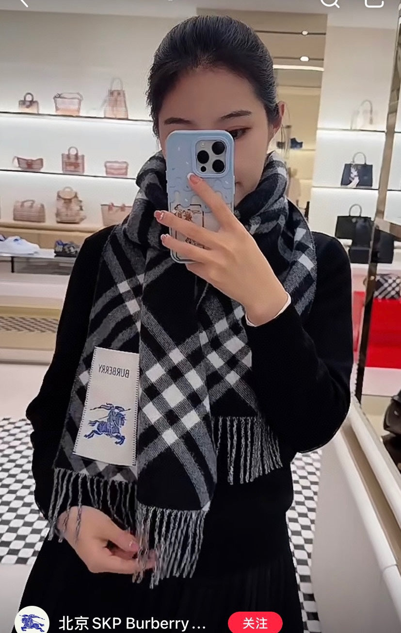 BURBERRY CHECK CASHMERE SCARF 168 CM BLACK MIX WHITE 410210