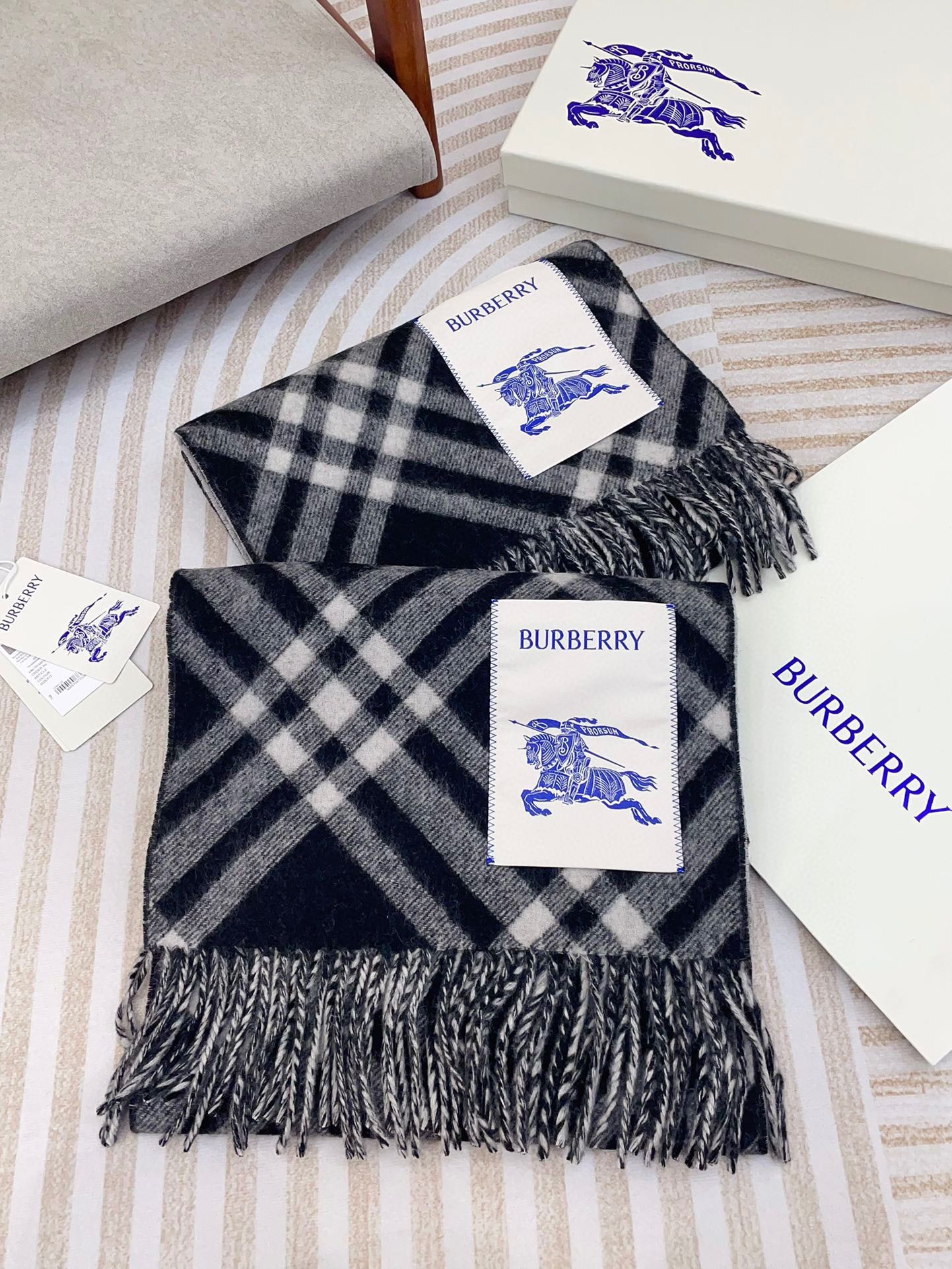 BURBERRY CHECK CASHMERE SCARF 168 CM BLACK MIX WHITE 410210
