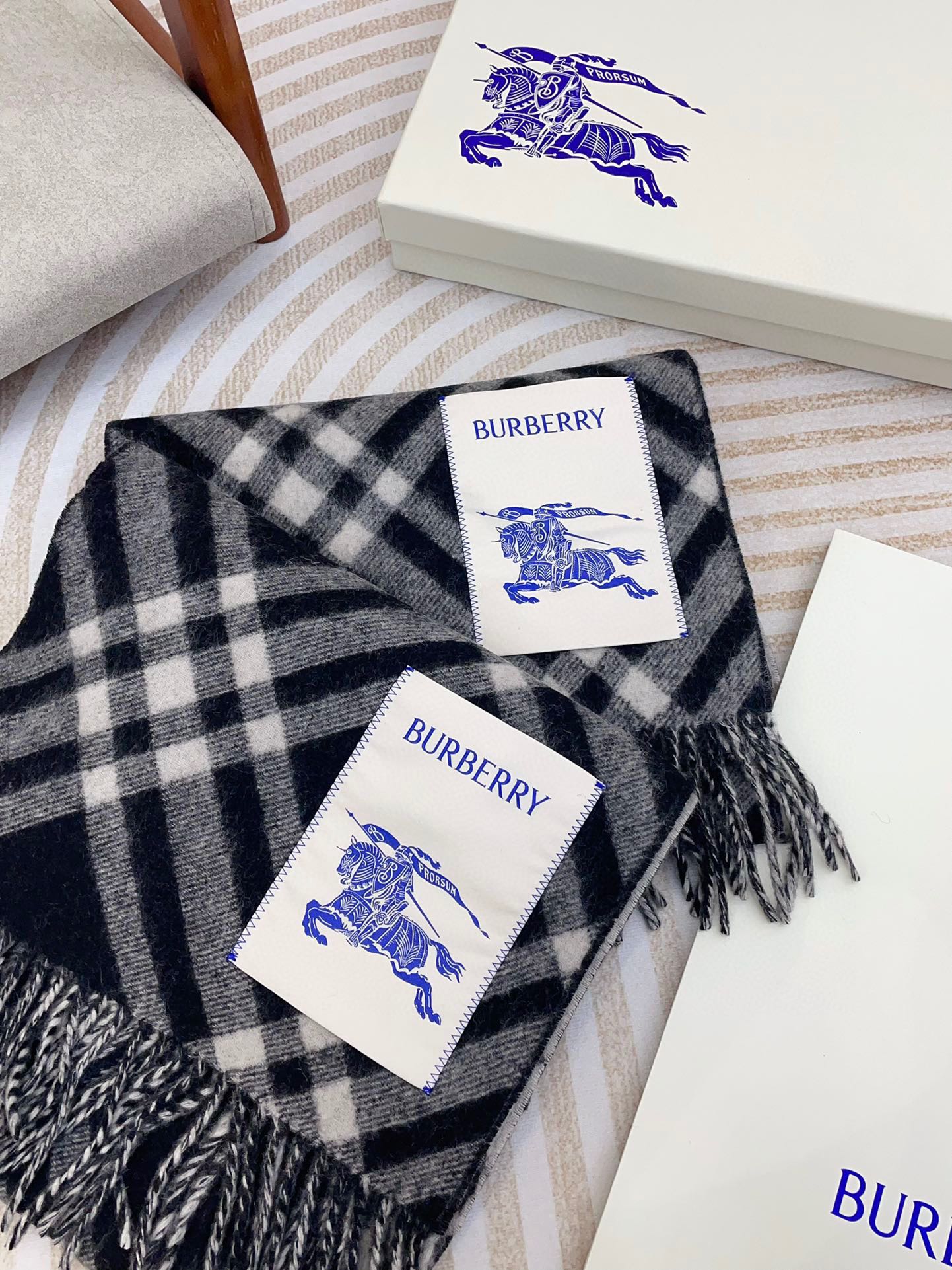 BURBERRY CHECK CASHMERE SCARF 168 CM BLACK MIX WHITE 410210