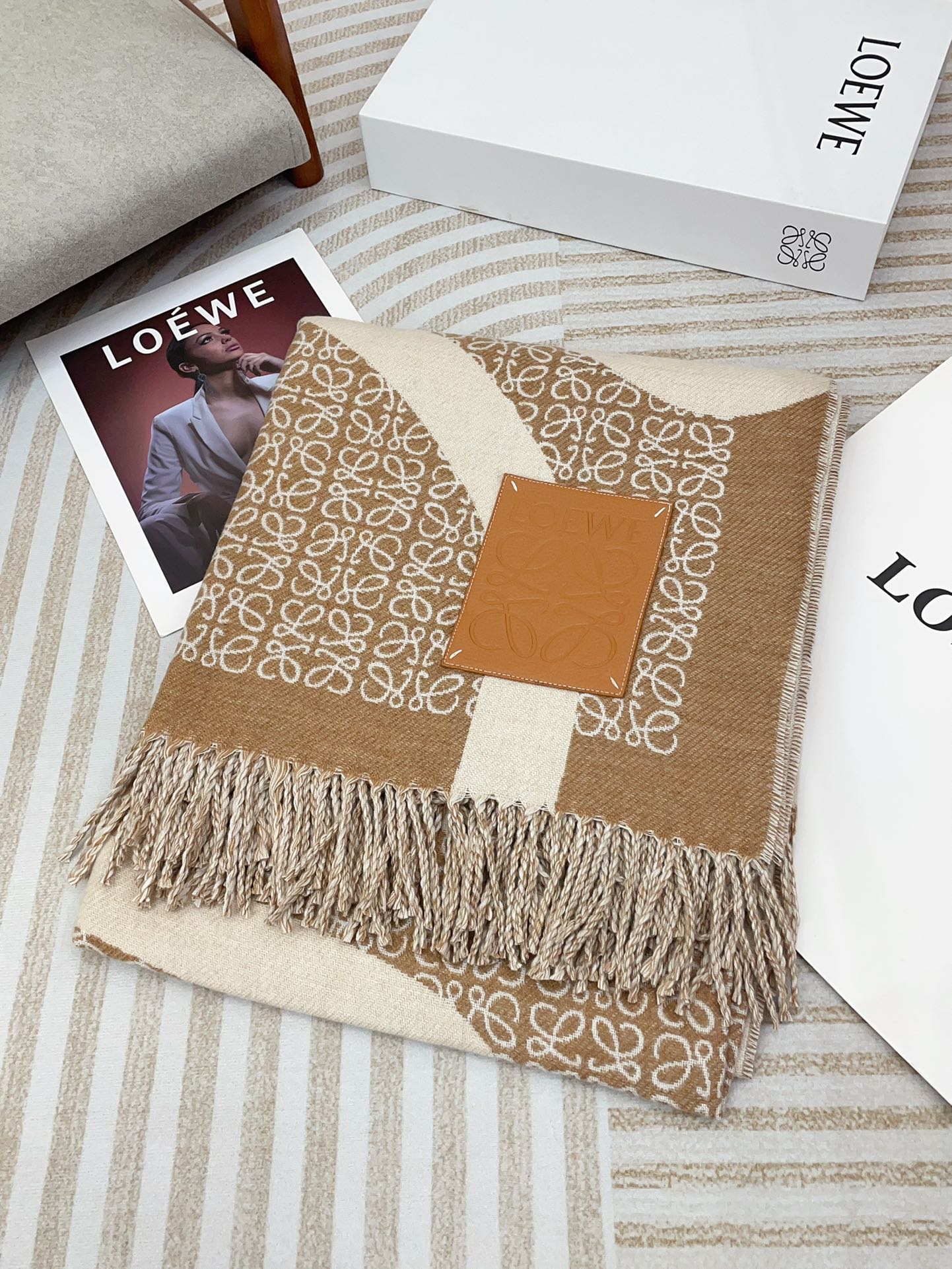 LOEWE ANAGRAM SCARF 140 CM IN CAMEL BEIGE WOOL 410213