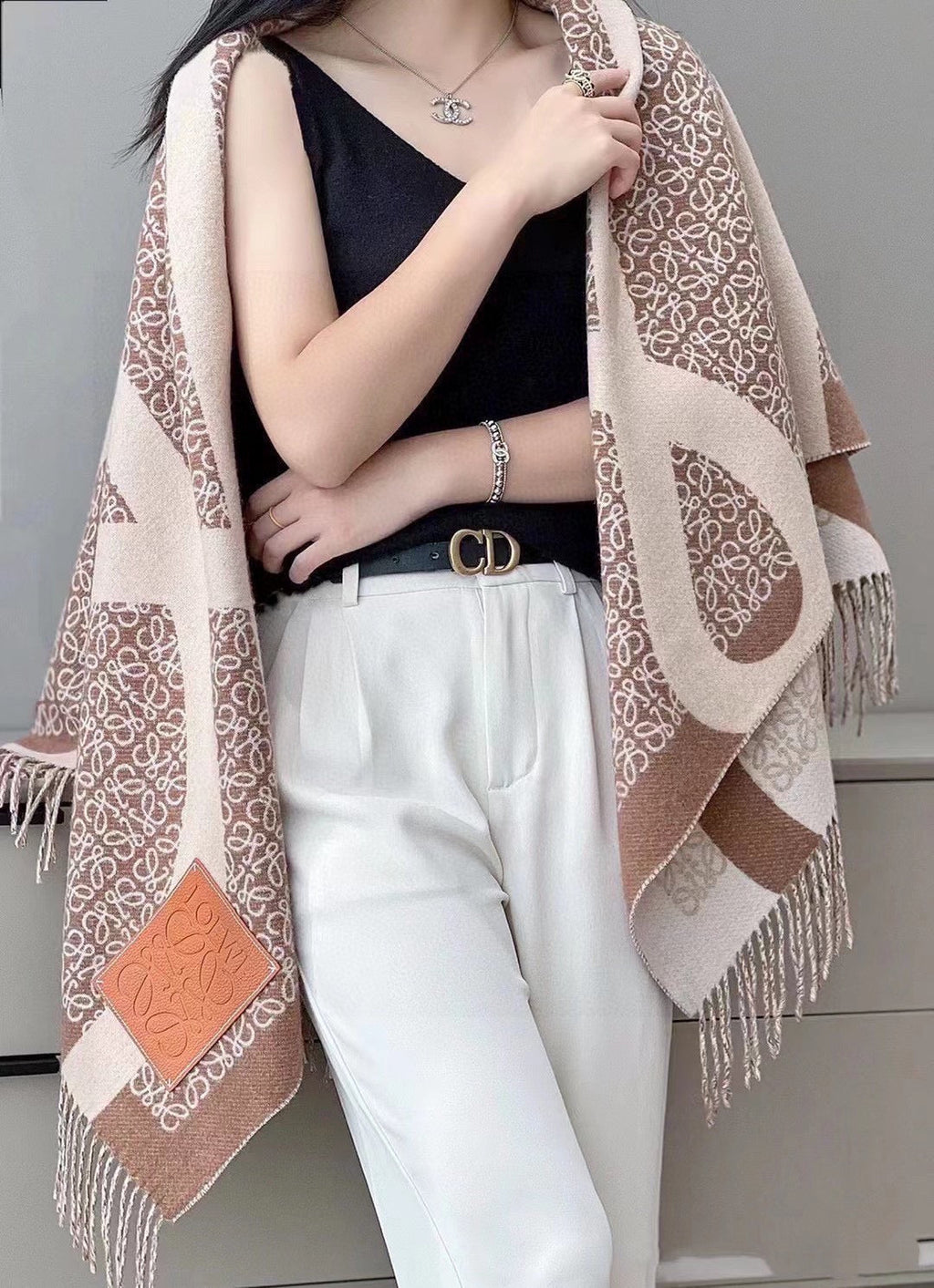 LOEWE ANAGRAM SCARF 140 CM IN CAMEL BEIGE WOOL 410213