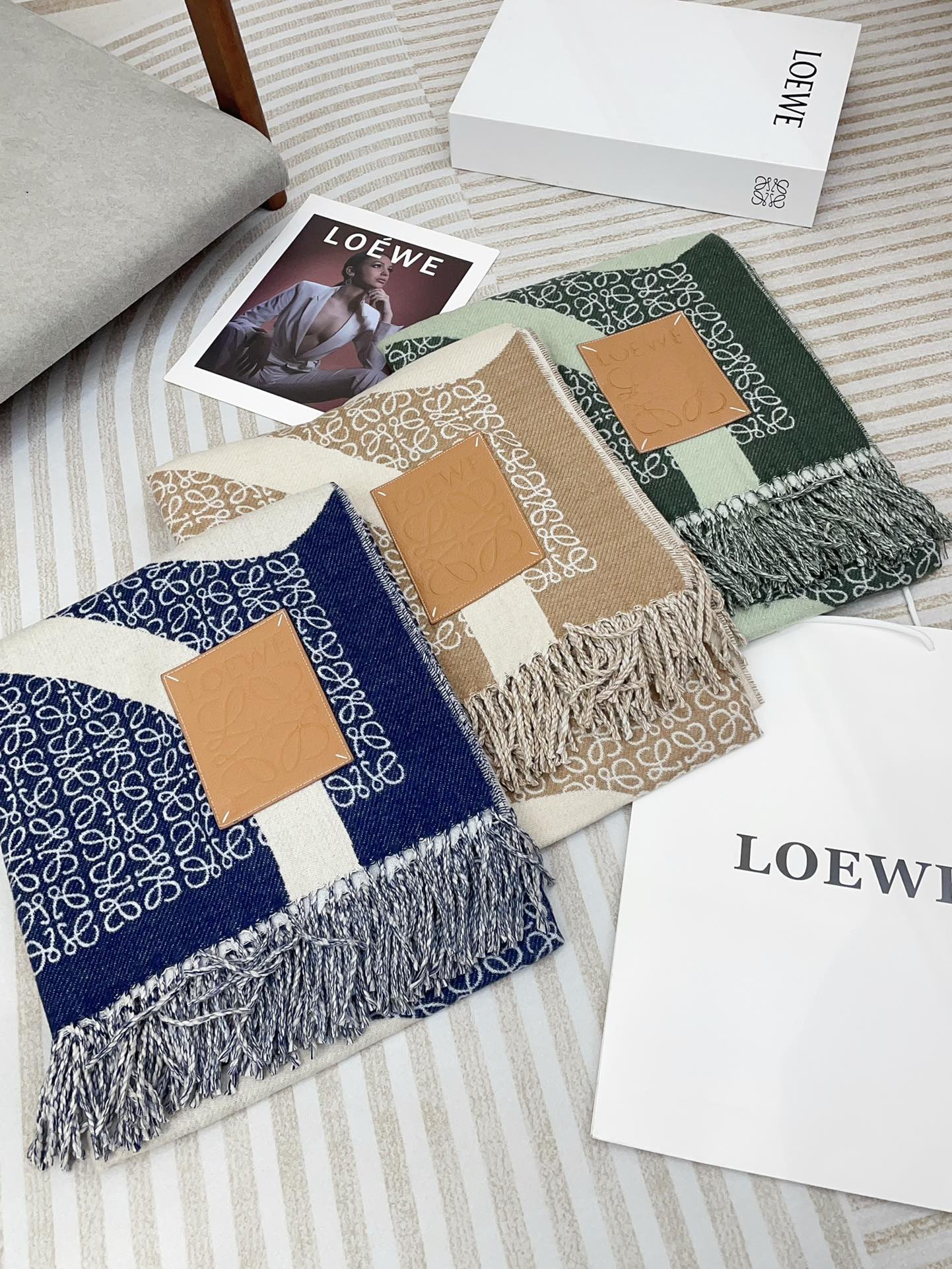 LOEWE ANAGRAM SCARF 140 CM IN GREEN FOREST WOOL 410214