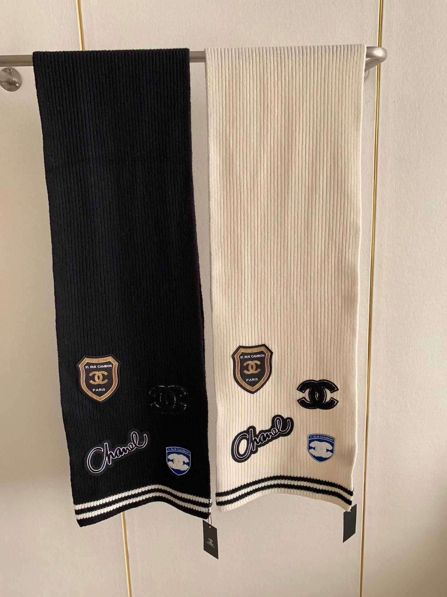 CHANEL SCARF 200 CM IN WHITE PURE CASHMERE WITH STICKER 392880