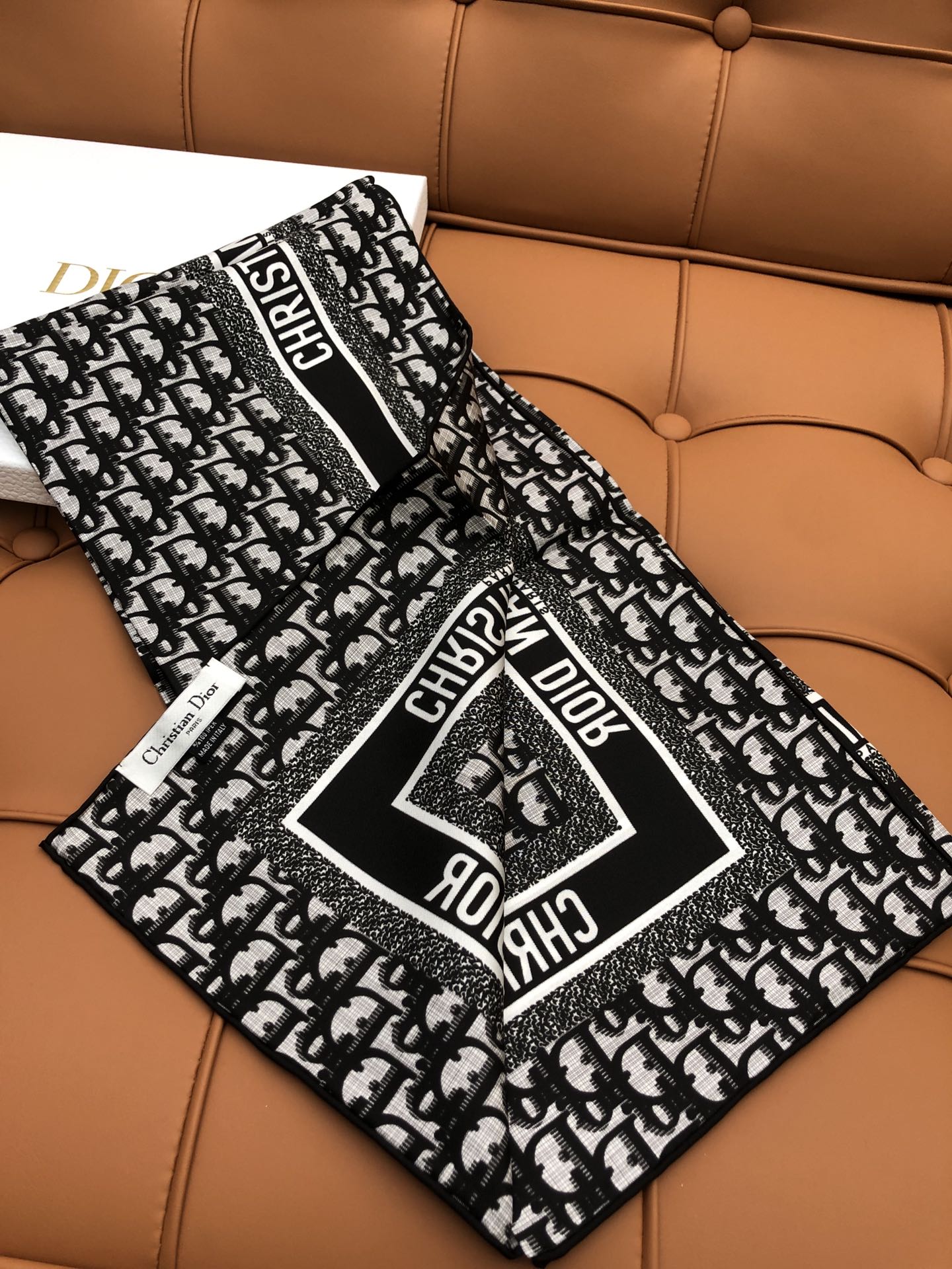 DIOR SCARF 90 IN SILK 704589