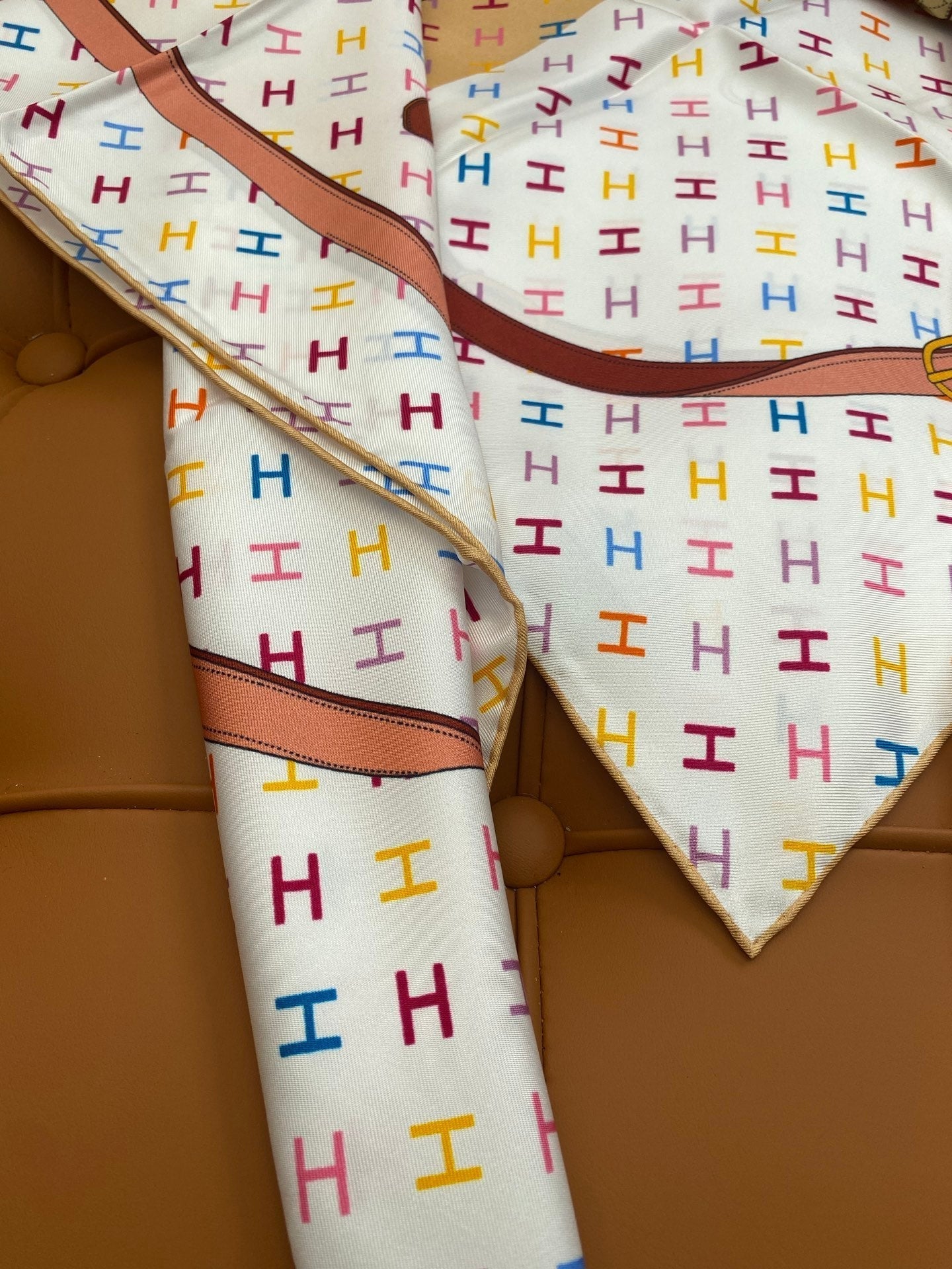 HERMES HERMES 25S SCARF 90 IN SILK 703680