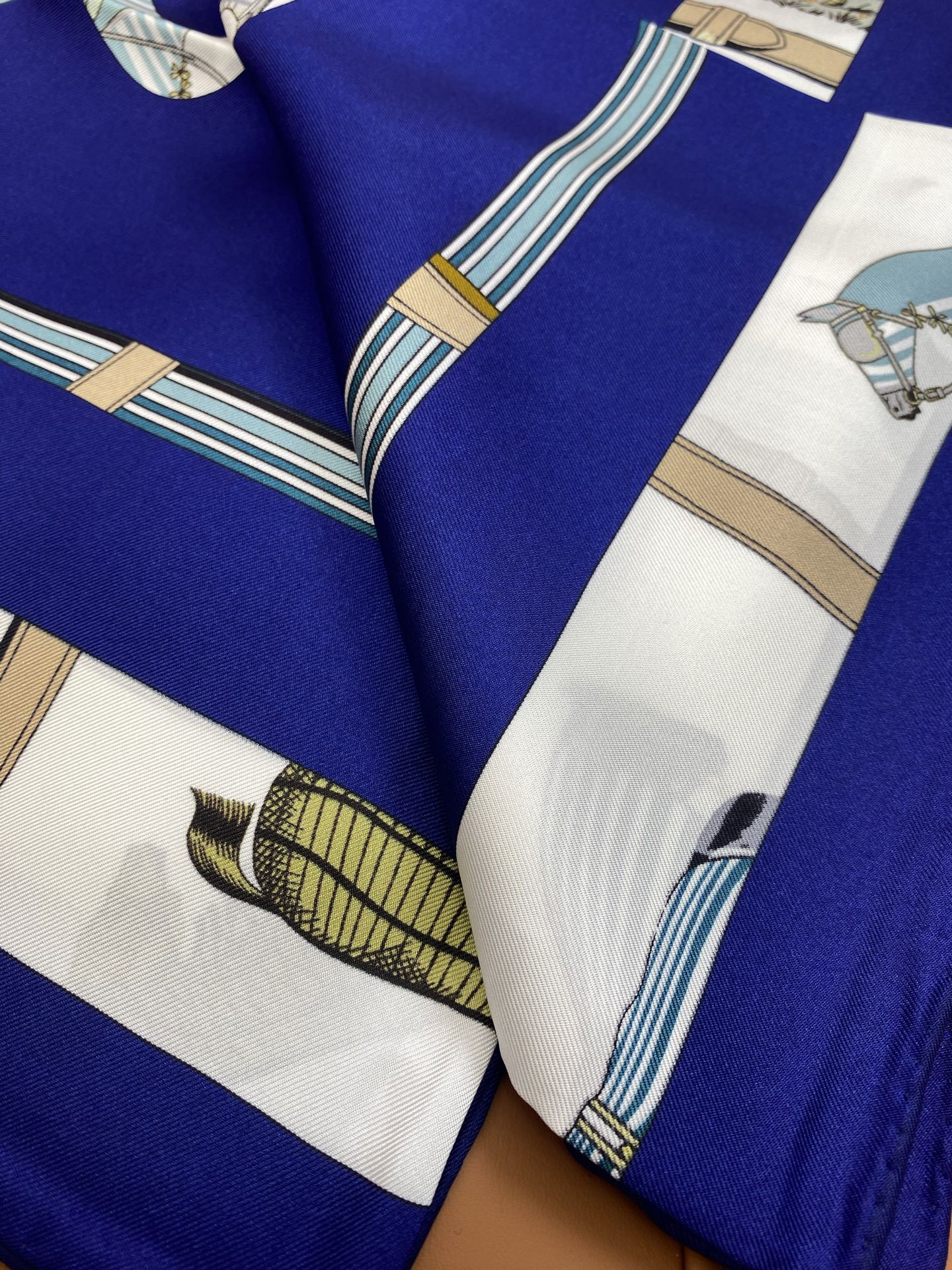 HERMES HERMES 25S SCARF 90 IN SILK 703707