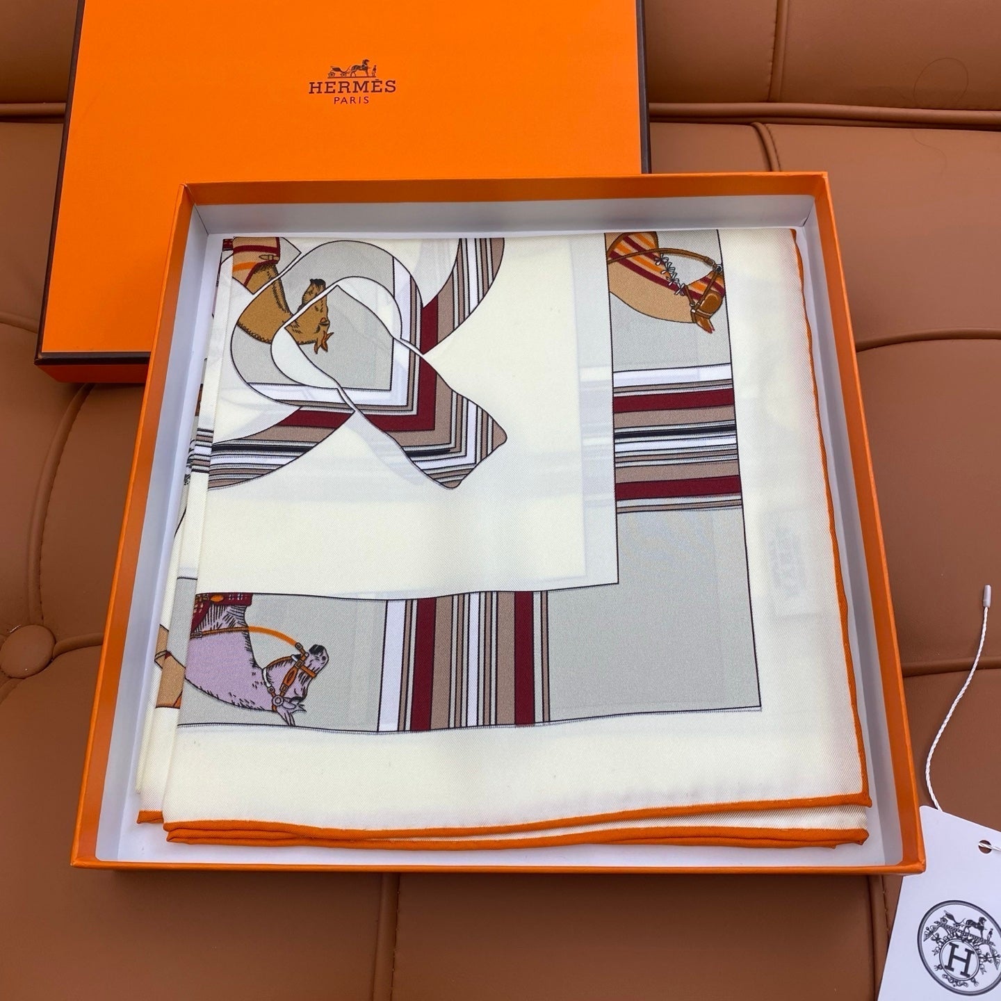 HERMES HERMES 25S SCARF 90 IN SILK 703708