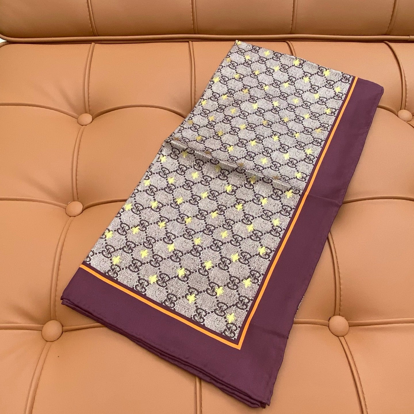 GUCCI 25S SCARF 90 IN SILK 709691