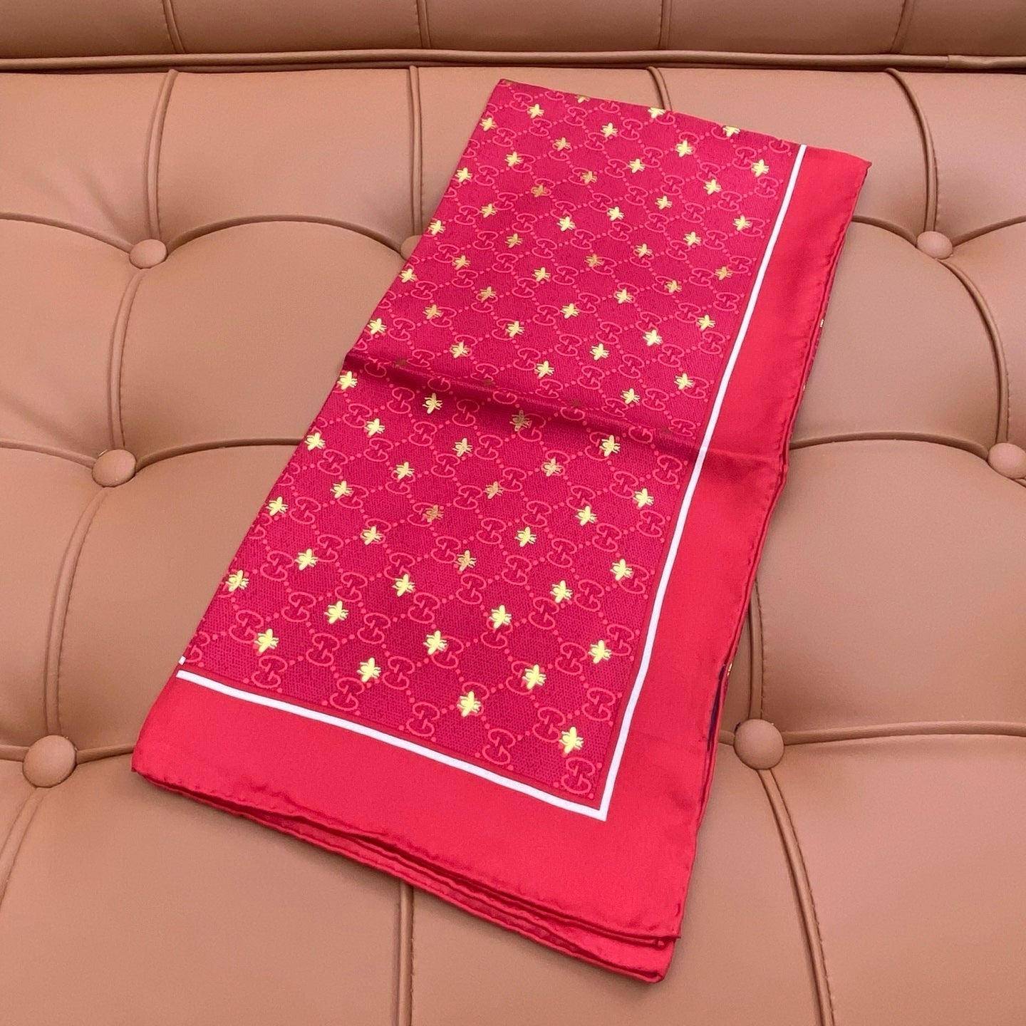 GUCCI 25S SCARF 90 IN SILK 709693