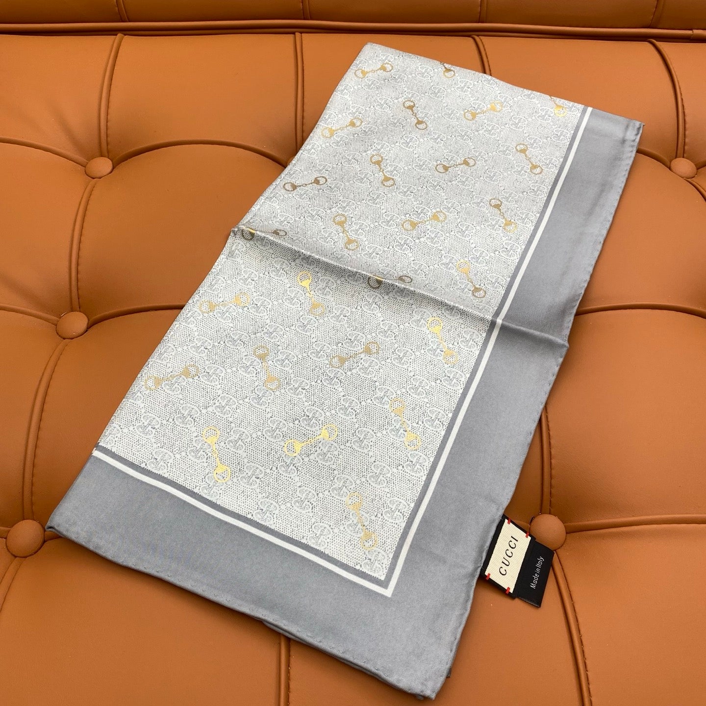 GUCCI 25S SCARF 90 IN SILK 718507