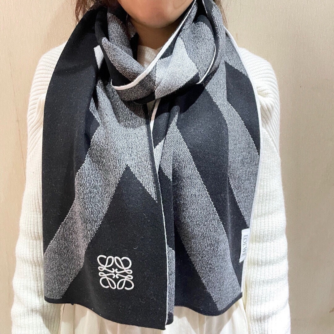 LOEWE SCARF 180 CM IN BLACK CASHMERE 386729