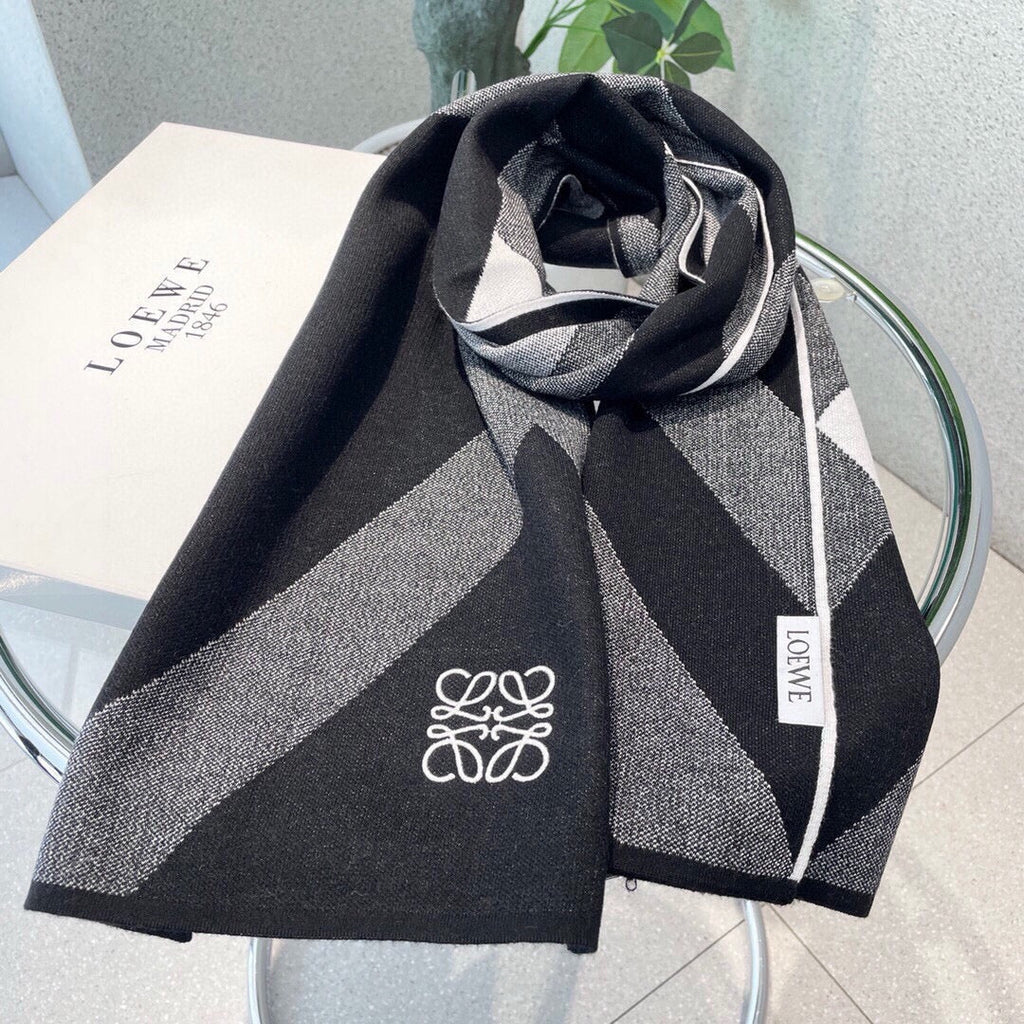 LOEWE SCARF 180 CM IN BLACK CASHMERE 386729