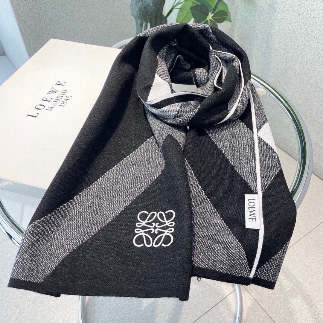 LOEWE SCARF 180 CM IN BLACK CASHMERE 386729
