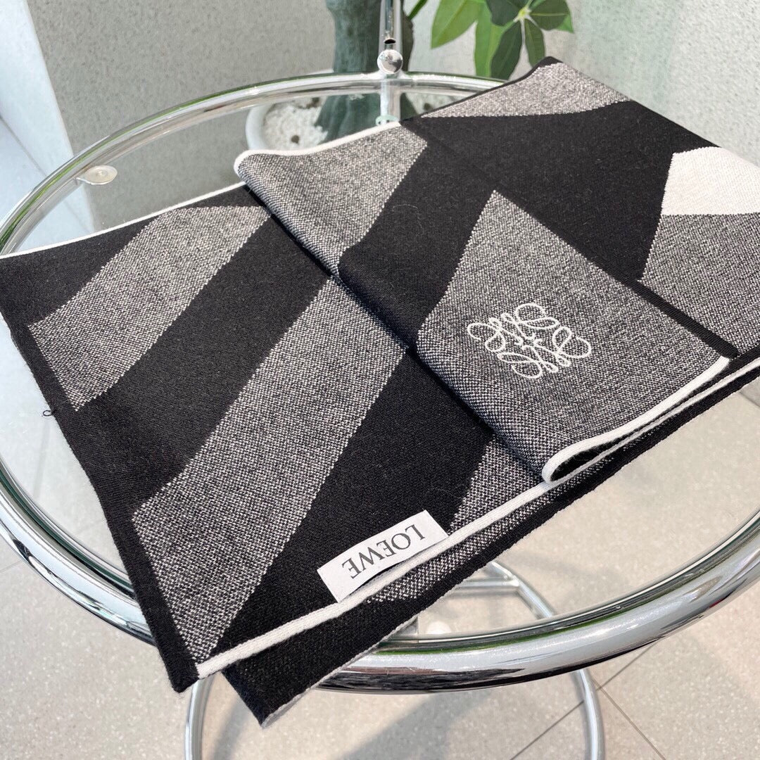 LOEWE SCARF 180 CM IN BLACK CASHMERE 386729
