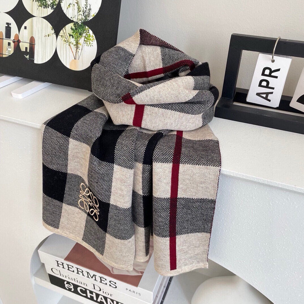 LOEWE SCARF 180 CM IN BLACK MIX WHITE CARO CASHMERE 389779
