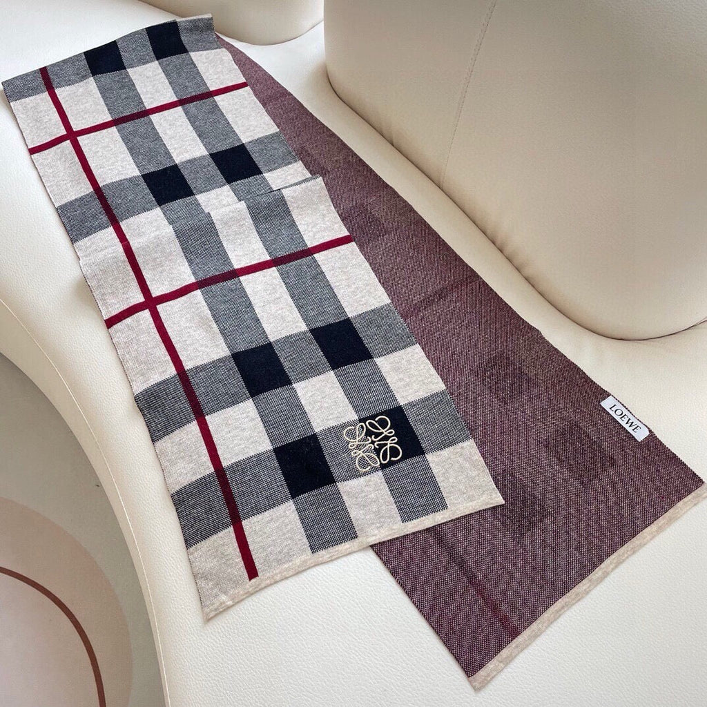 LOEWE SCARF 180 CM IN BLACK MIX WHITE CARO CASHMERE 389779