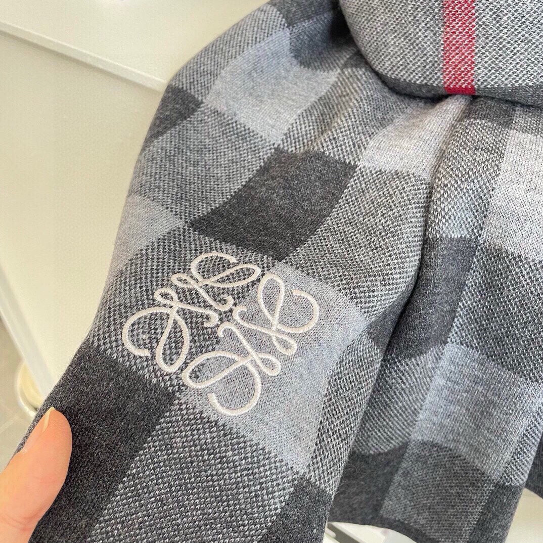 LOEWE SCARF 180 CM IN MOUSE GRAY CARO CASHMERE 389780