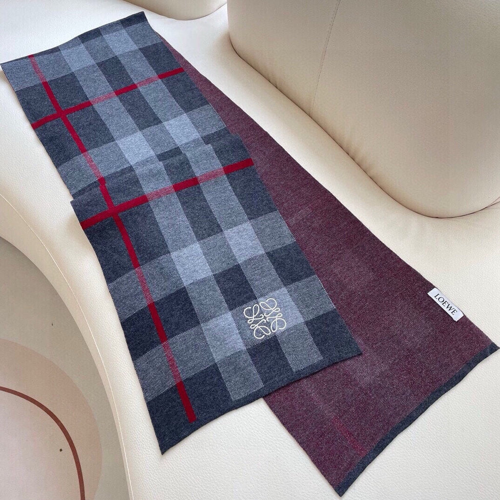 LOEWE SCARF 180 CM IN MOUSE GRAY CARO CASHMERE 389780