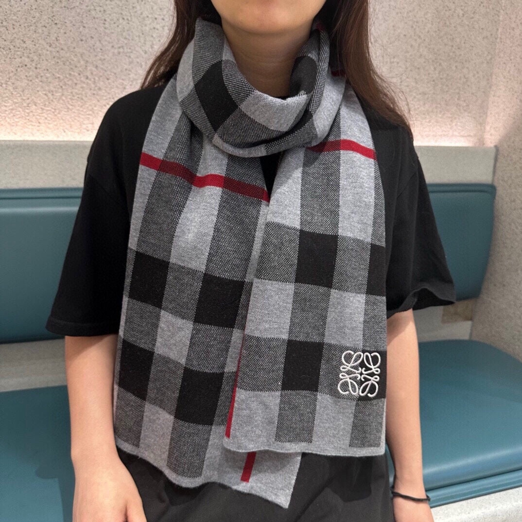 LOEWE SCARF 180 CM IN BLACK MIX DOVE GRAY CARO CASHMERE 389781