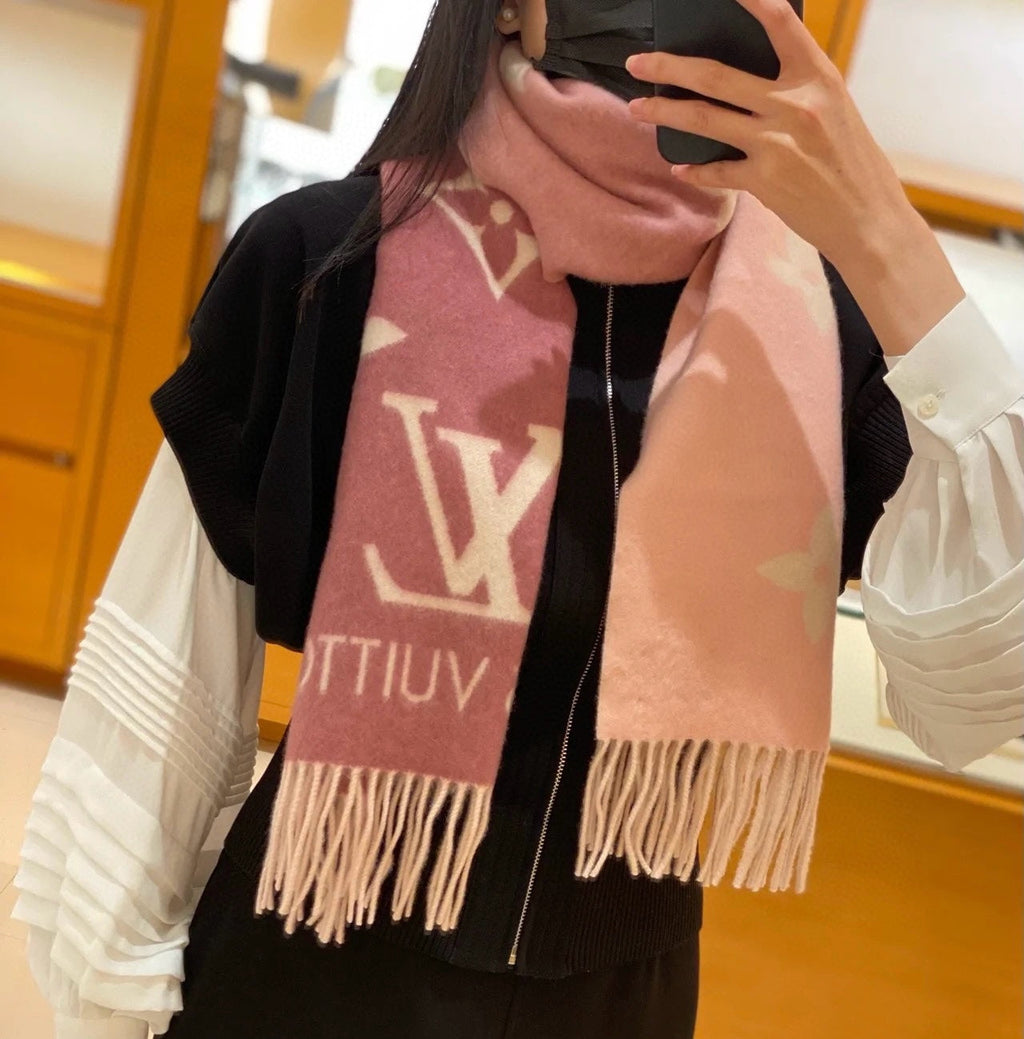 LOUIS VUITTON REYKJAVIK GRADIENT SCARF 220 CM IN PUNCH PINK CASHMERE 399735