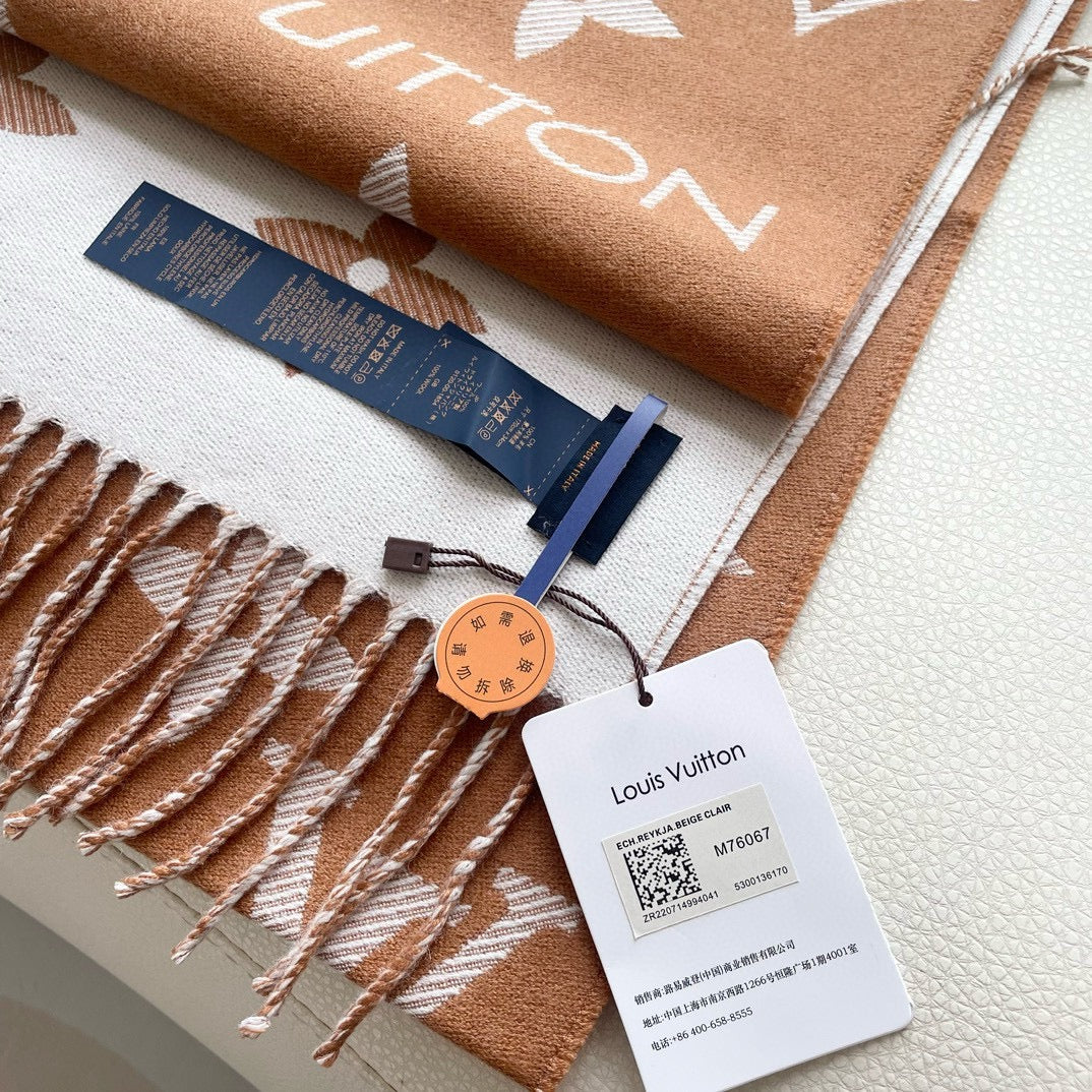 LOUIS VUITTON ESSENTIAL SCARF 186 CM IN COPPER BROWN WOOL 399777