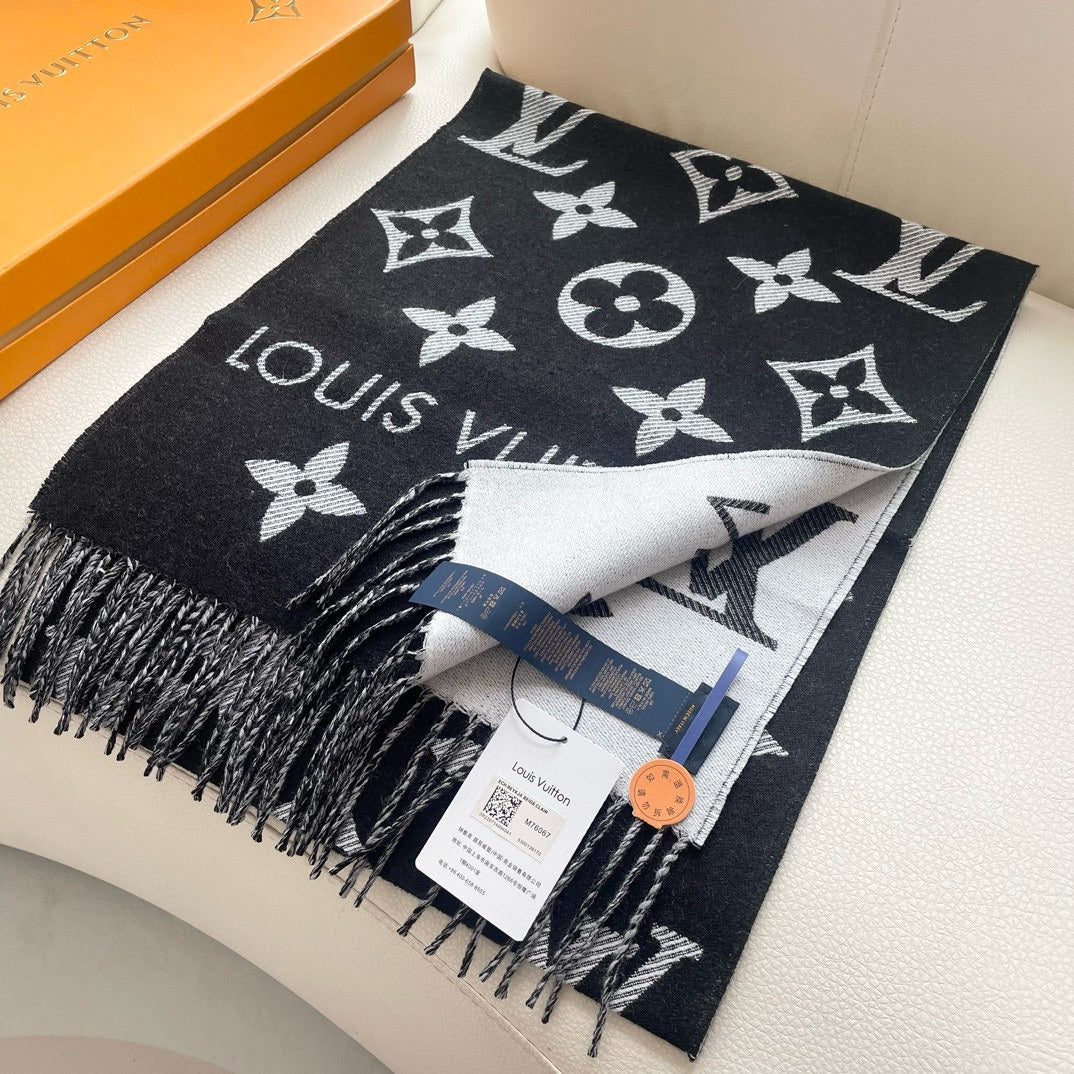 LOUIS VUITTON ESSENTIAL SCARF 186 CM IN BLACK WOOL 399773