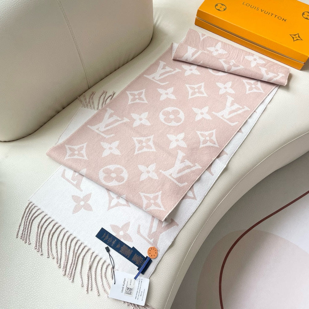 LOUIS VUITTON ESSENTIAL SCARF 186 CM IN BEIGE PINK WOOL 399779