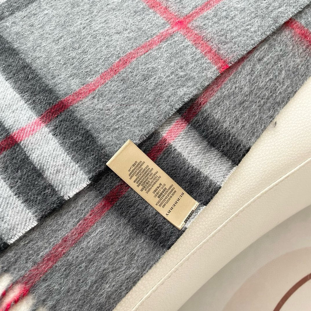 BURBERRY CHECK SCARF 180 CM IN SMOKE GRAY MIX BLACK CASHMERE 405482
