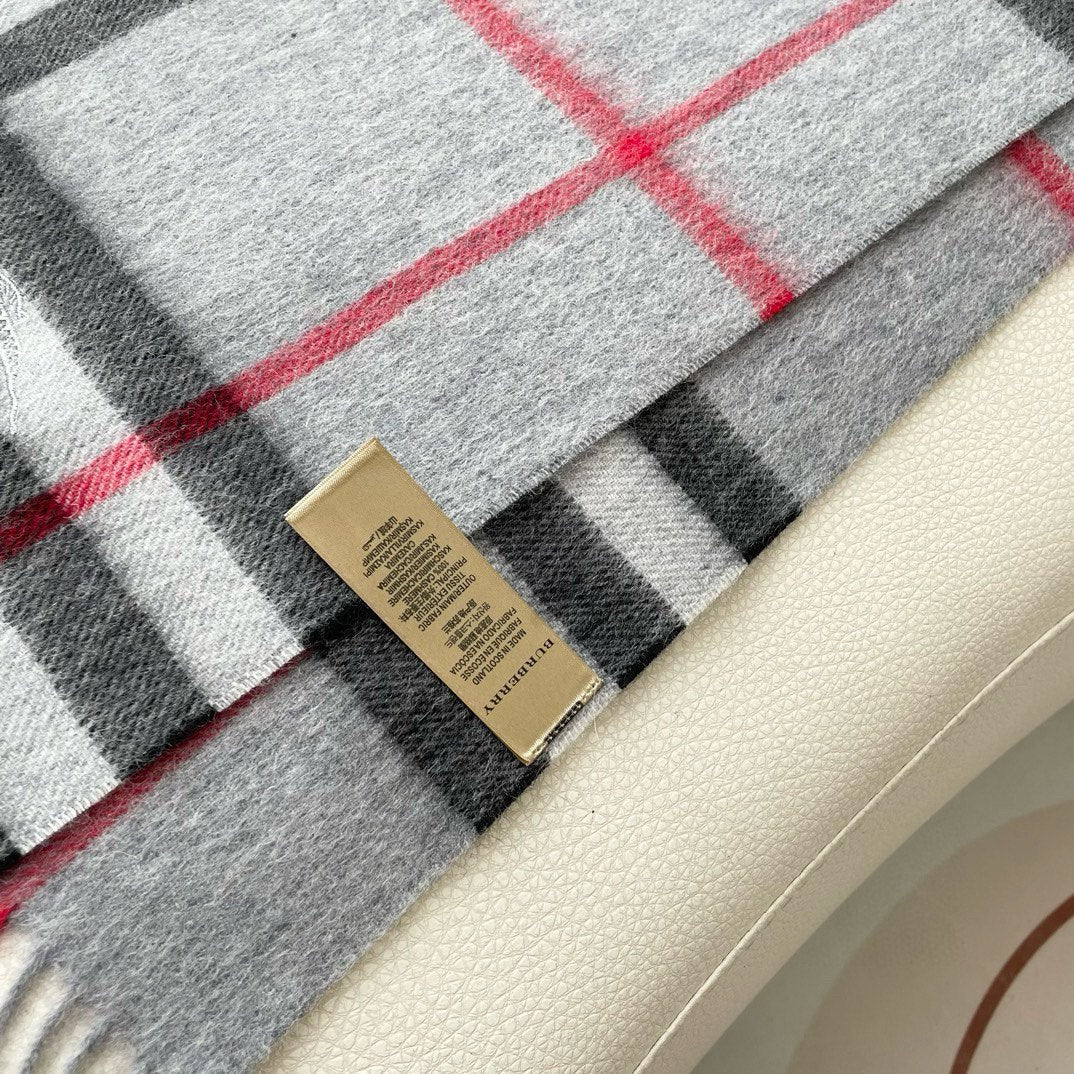 BURBERRY CHECK SCARF 180 CM IN PASTEL GRAY MIX BLACK CASHMERE 405483