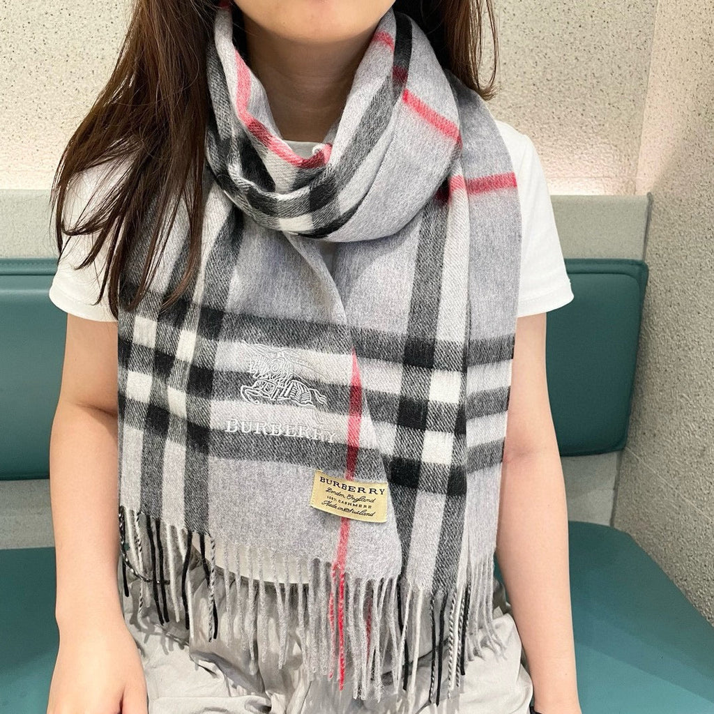 BURBERRY CHECK SCARF 180 CM IN PASTEL GRAY MIX BLACK CASHMERE 405483