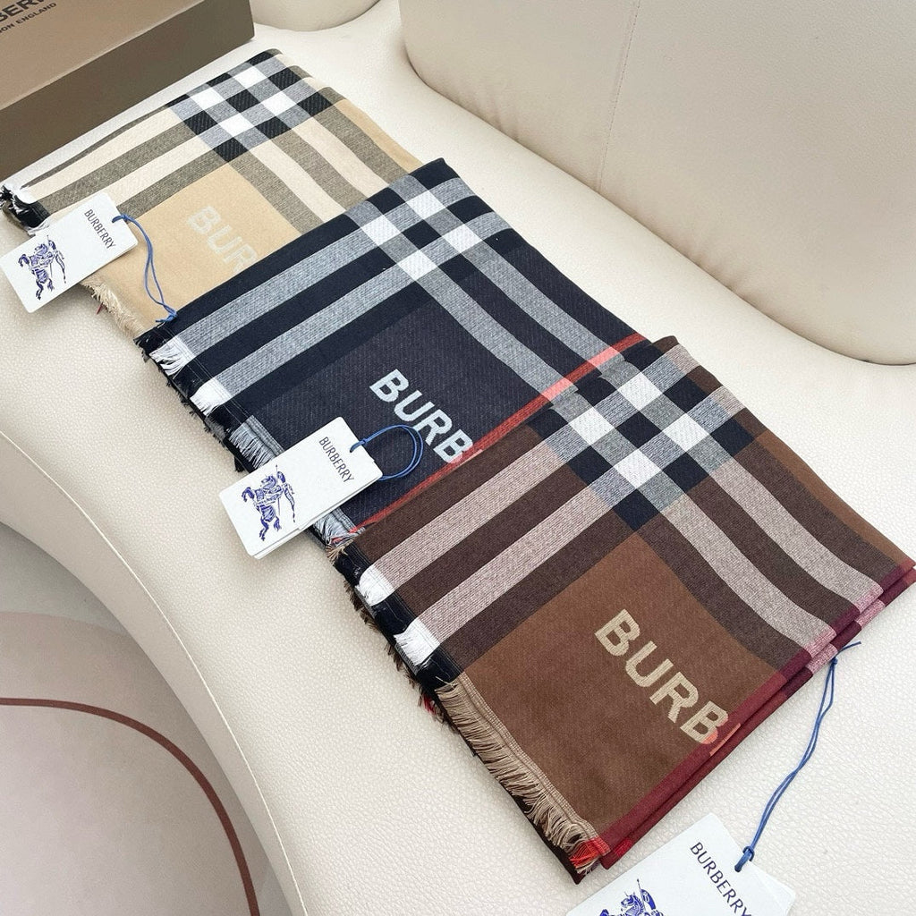 BURBERRY SCARF 220 CM IN COLORFUL SHEEP WOOL AND MULBERRY SILK 408932