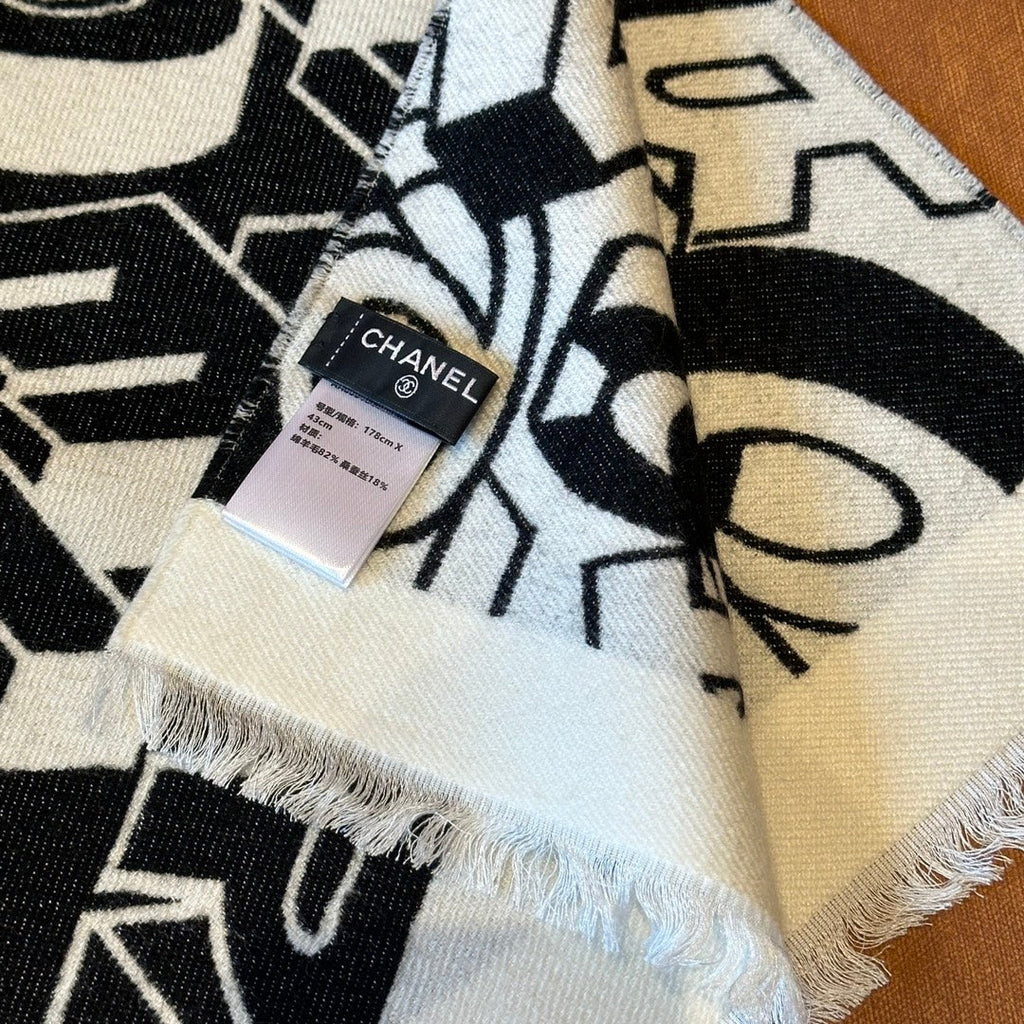 CHANEL LETTER LOGO 178 CM SCARF IN BLACK MIX WHITE SHEEP WOOL AND SILK  393103
