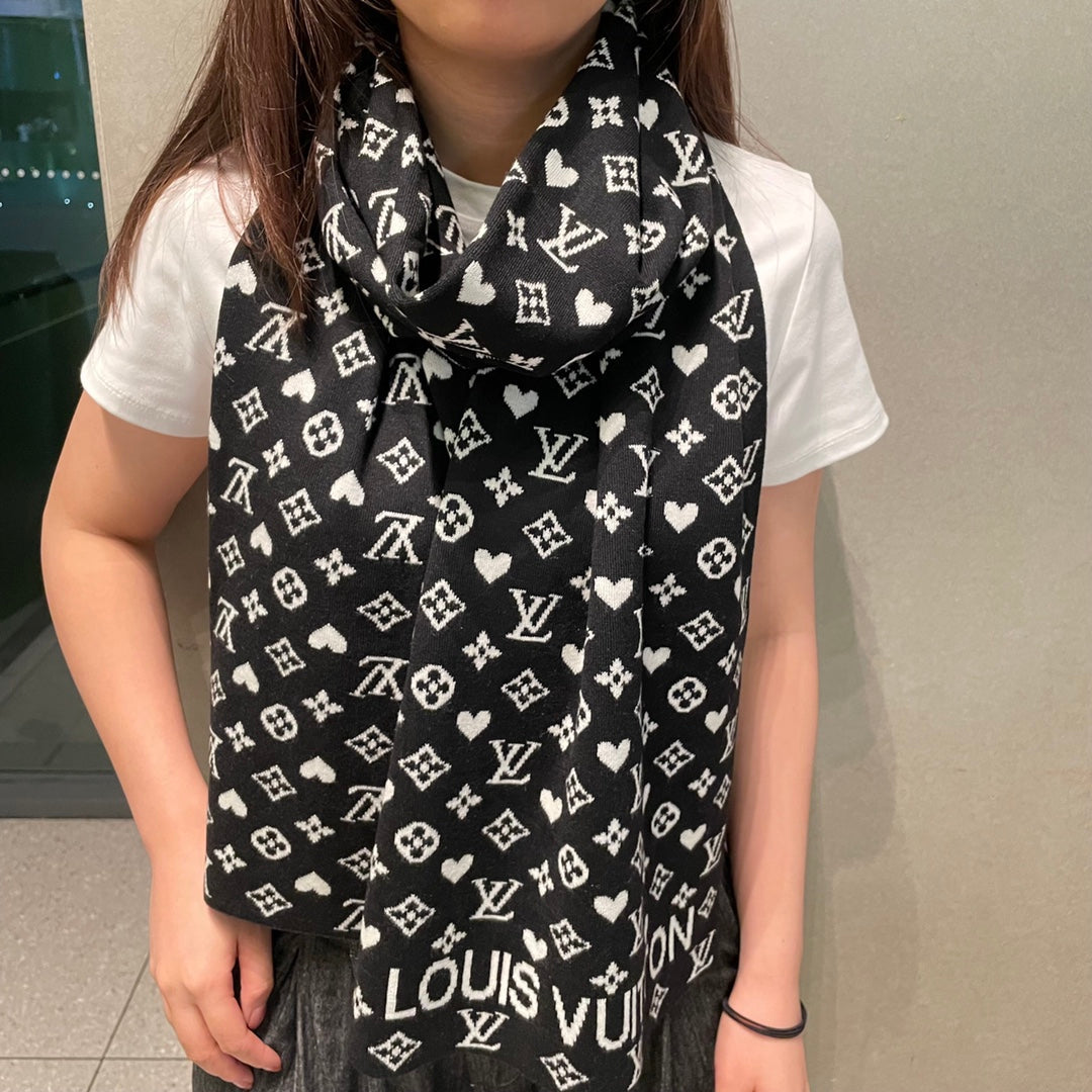 LOUIS VUITTON GAME ON SCARF 180 CM IN BLACK CASHMERE 394760