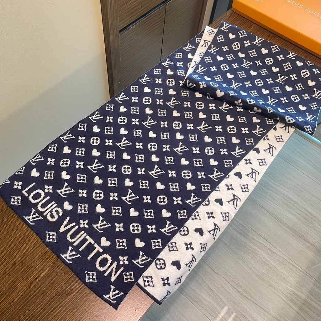 LOUIS VUITTON GAME ON SCARF 180 CM IN NAVY BLUE CASHMERE 394761