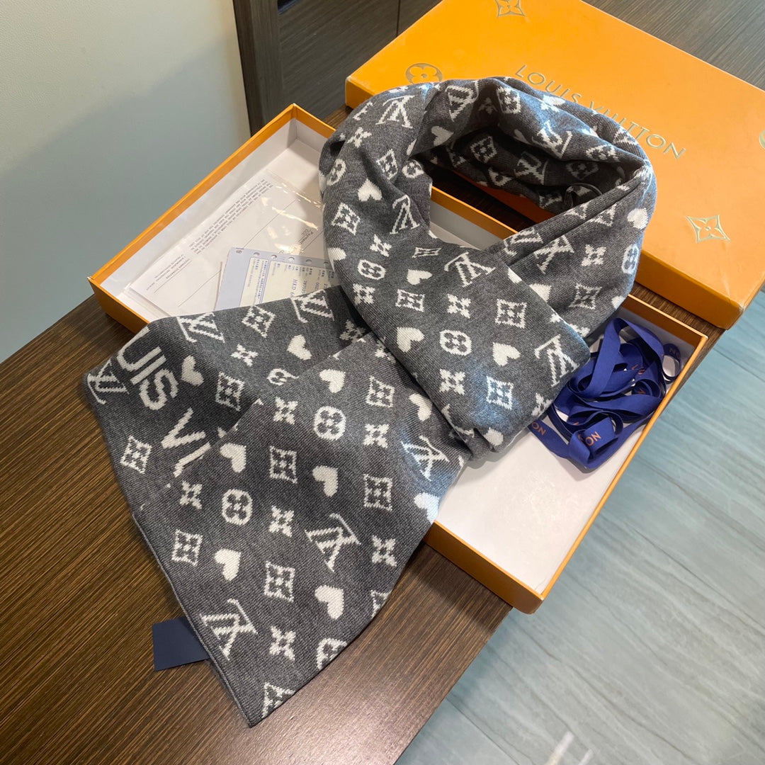 LOUIS VUITTON GAME ON SCARF 180 CM IN MOUSE GRAY CASHMERE 394762