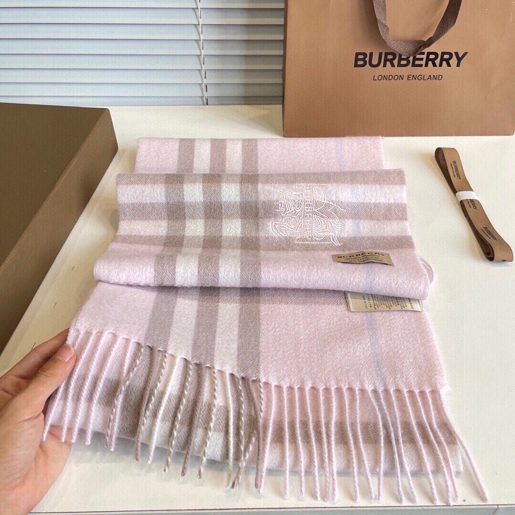BURBERRY CLASSIC CHECK SCARF 180 CM IN PASTEL PINK CASHMERE 394770