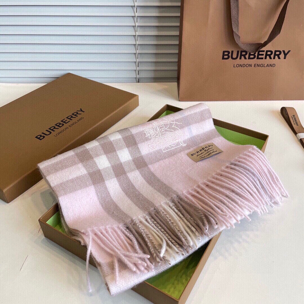 BURBERRY CLASSIC CHECK SCARF 180 CM IN PASTEL PINK CASHMERE 394770