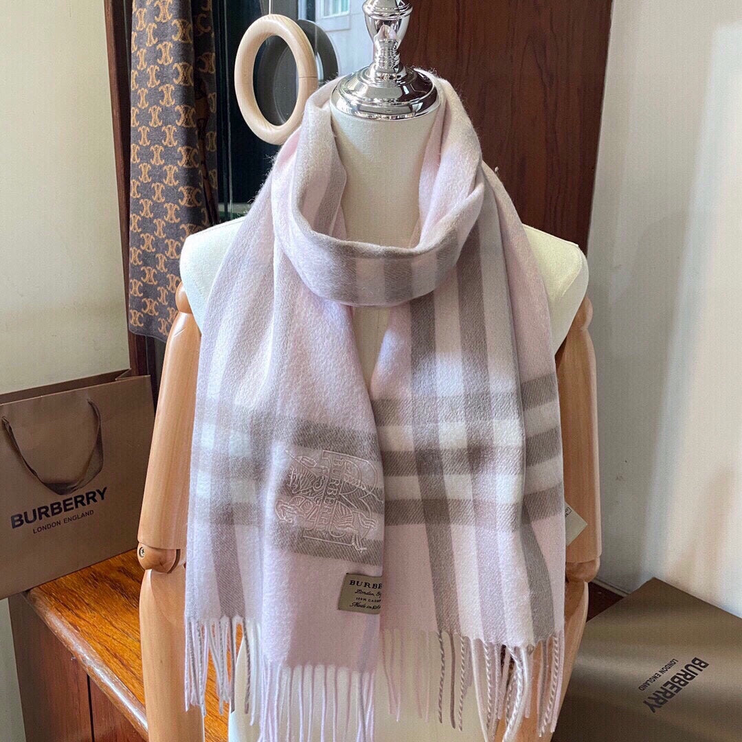 BURBERRY CLASSIC CHECK SCARF 180 CM IN PASTEL PINK CASHMERE 394770