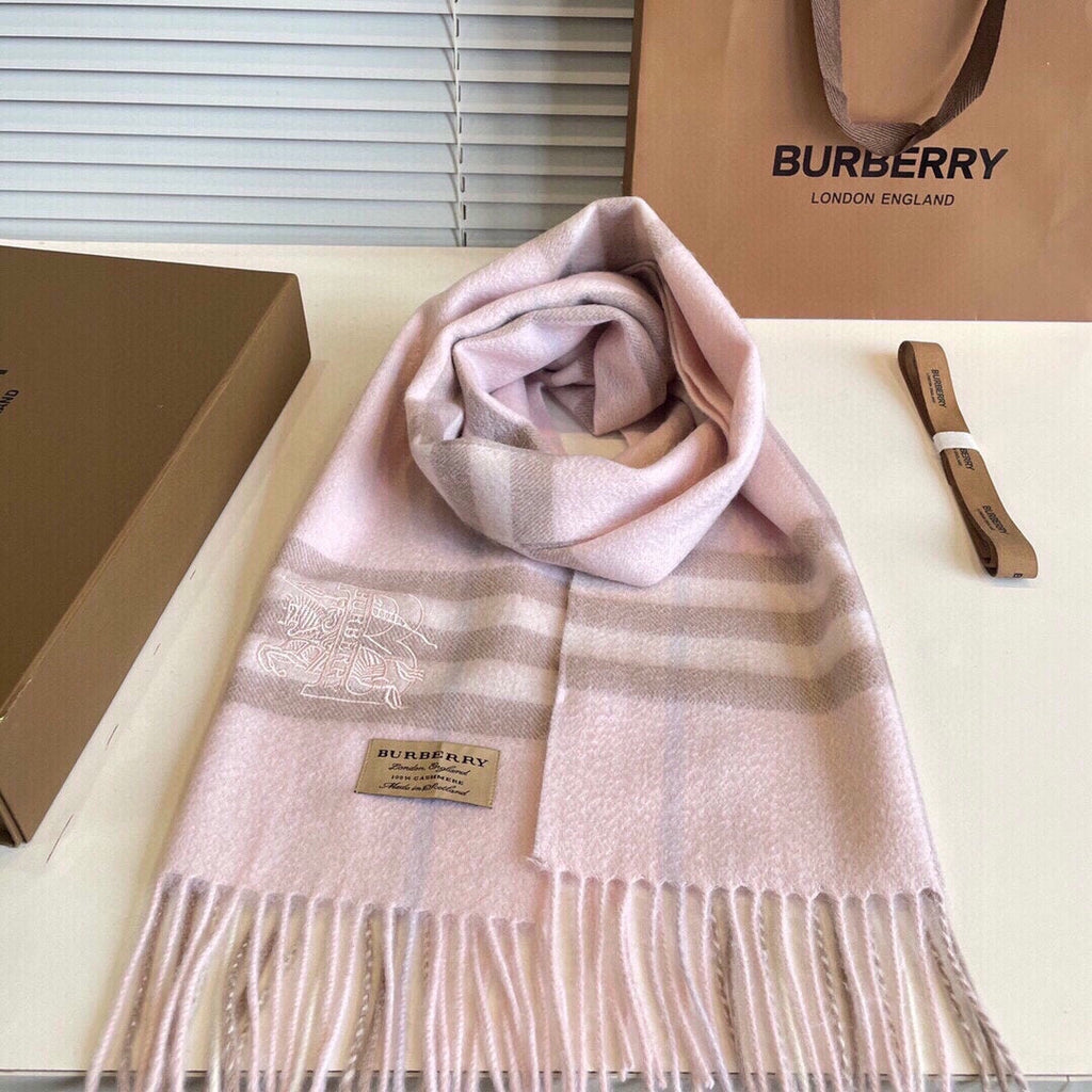 BURBERRY CLASSIC CHECK SCARF 180 CM IN PASTEL PINK CASHMERE 394770