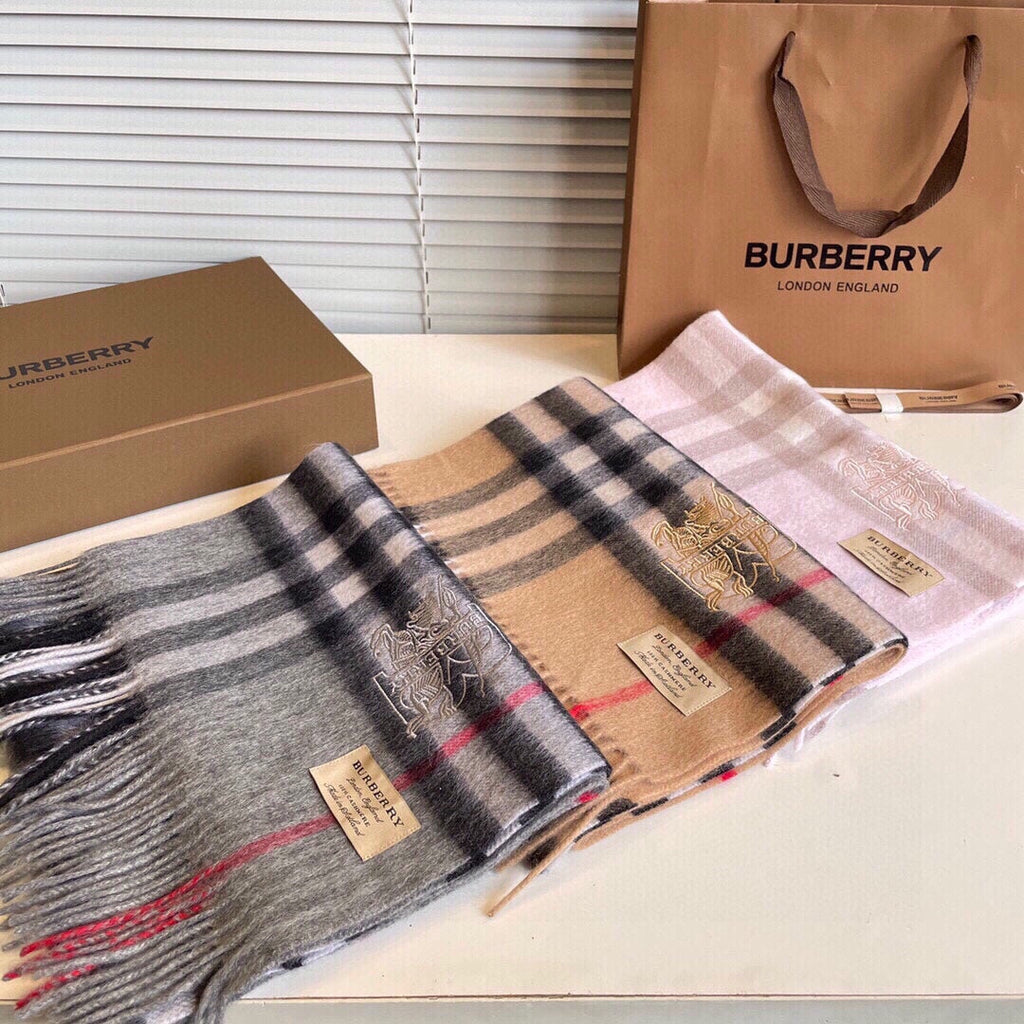 BURBERRY CLASSIC CHECK SCARF 180 CM IN PASTEL PINK CASHMERE 394770