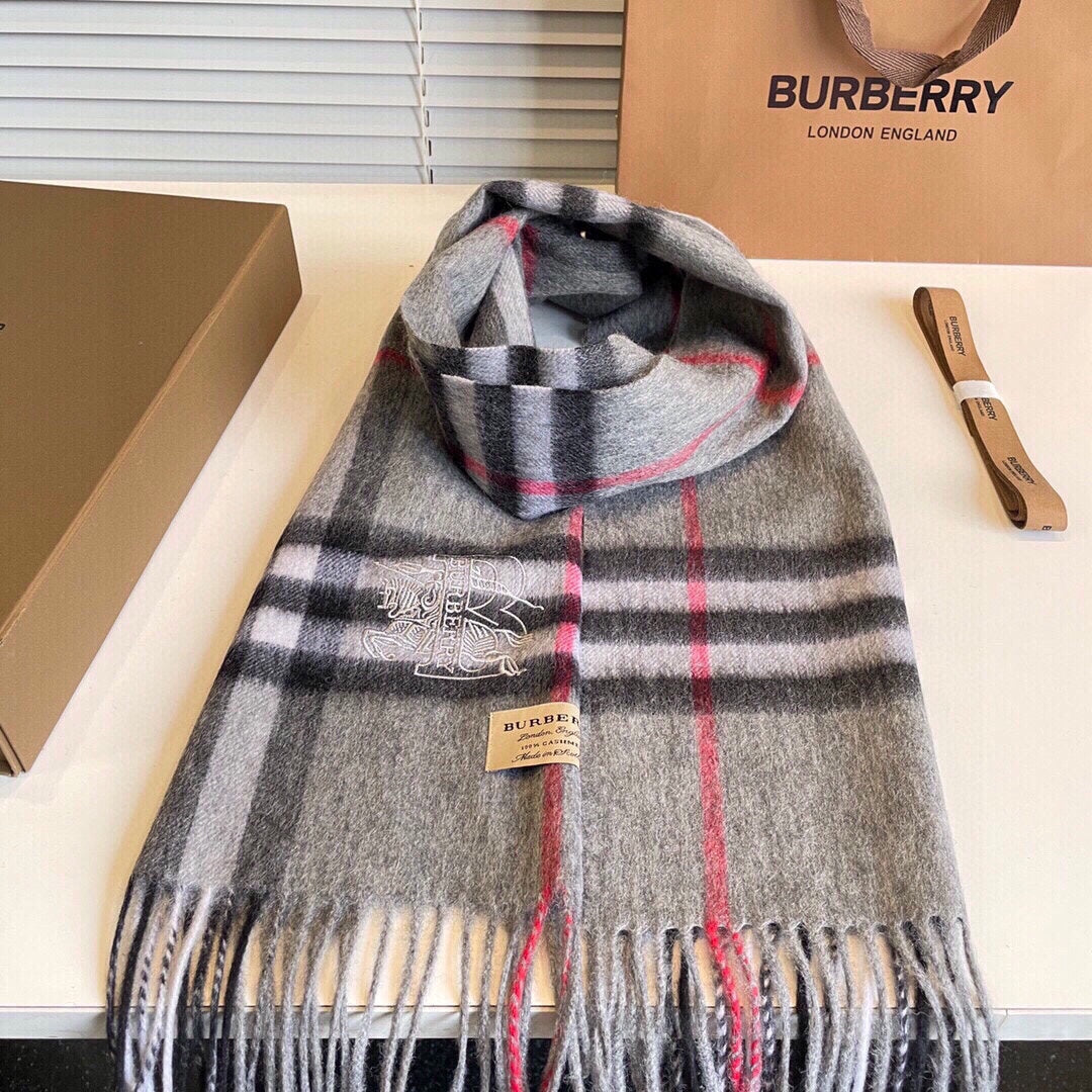 BURBERRY CLASSIC CHECK SCARF 180 CM IN DOVE GRAY MIX BLACK CASHMERE 394771