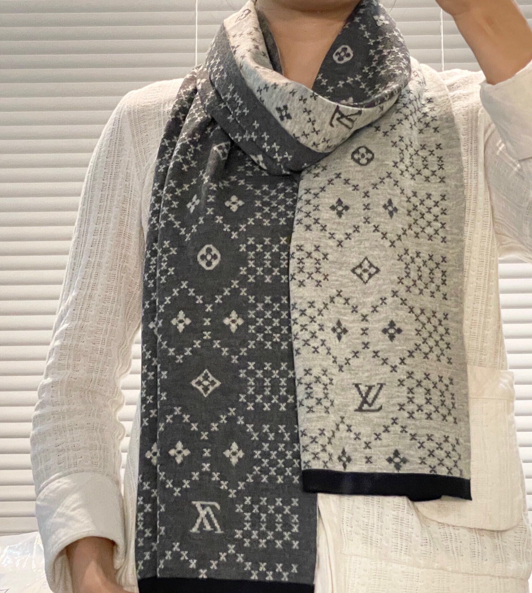 LOUIS VUITTON SCARF 180 CM IN SHADOW GRAY MONOGRAM CASHMERE 398517