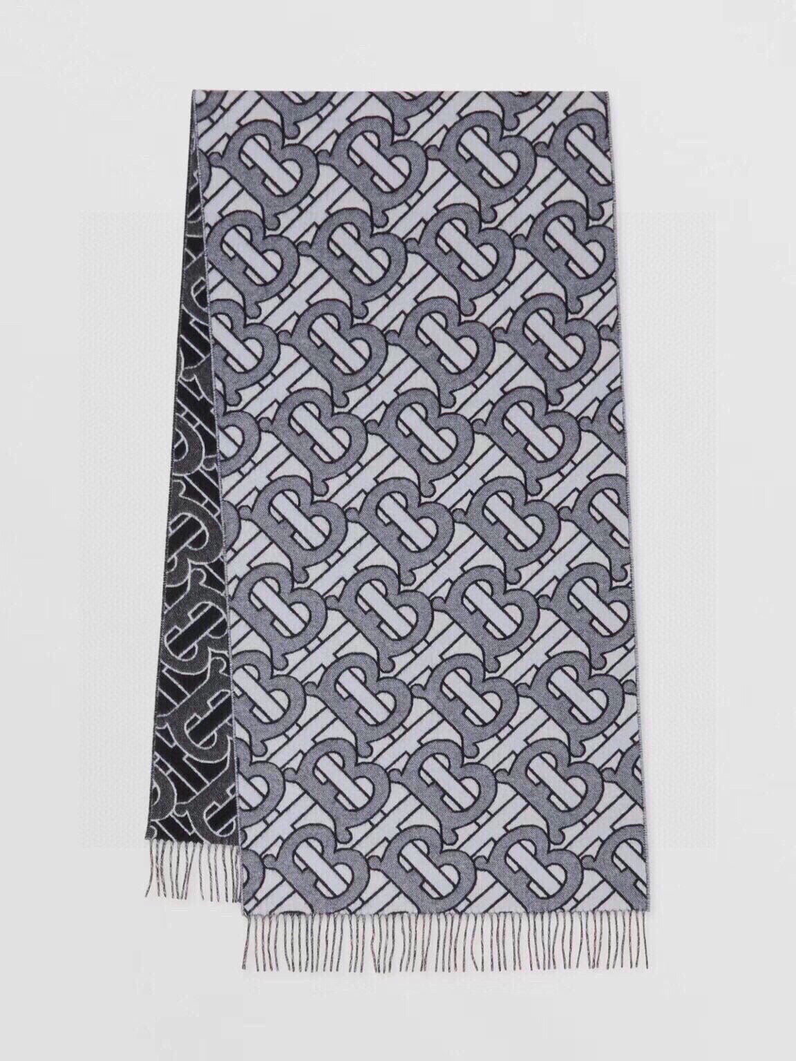 BURBERRY BBR SCARF 200 CM IN CASHMERE 525802
