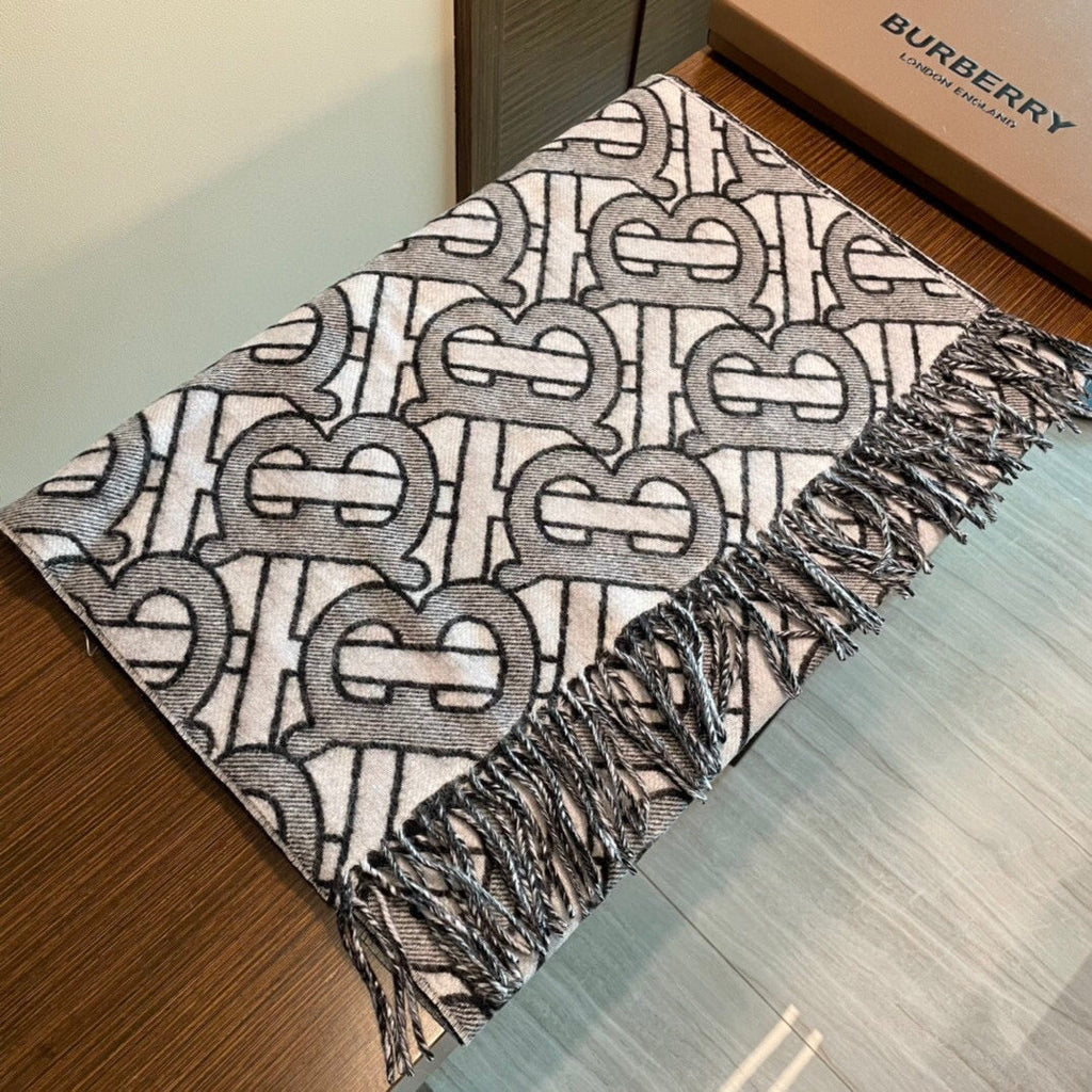 BURBERRY BBR SCARF 200 CM IN CASHMERE 525802