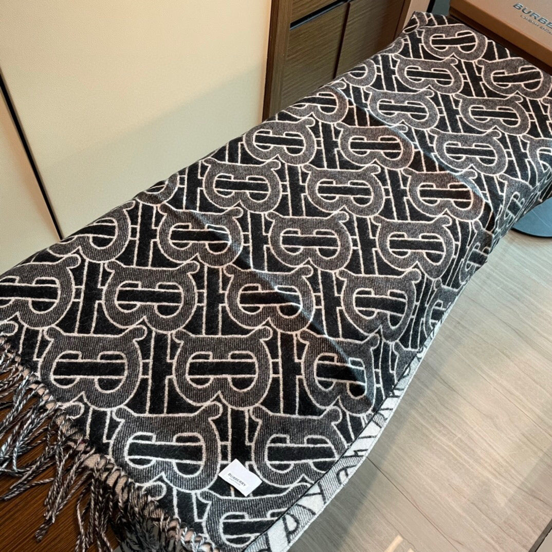 BURBERRY BBR SCARF 200 CM IN CASHMERE 525802