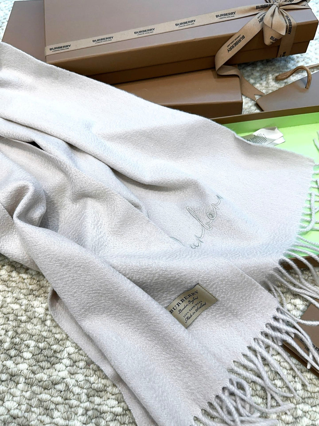 BURBERRY BBR SCARF 190 CM IN CASHMERE 525905